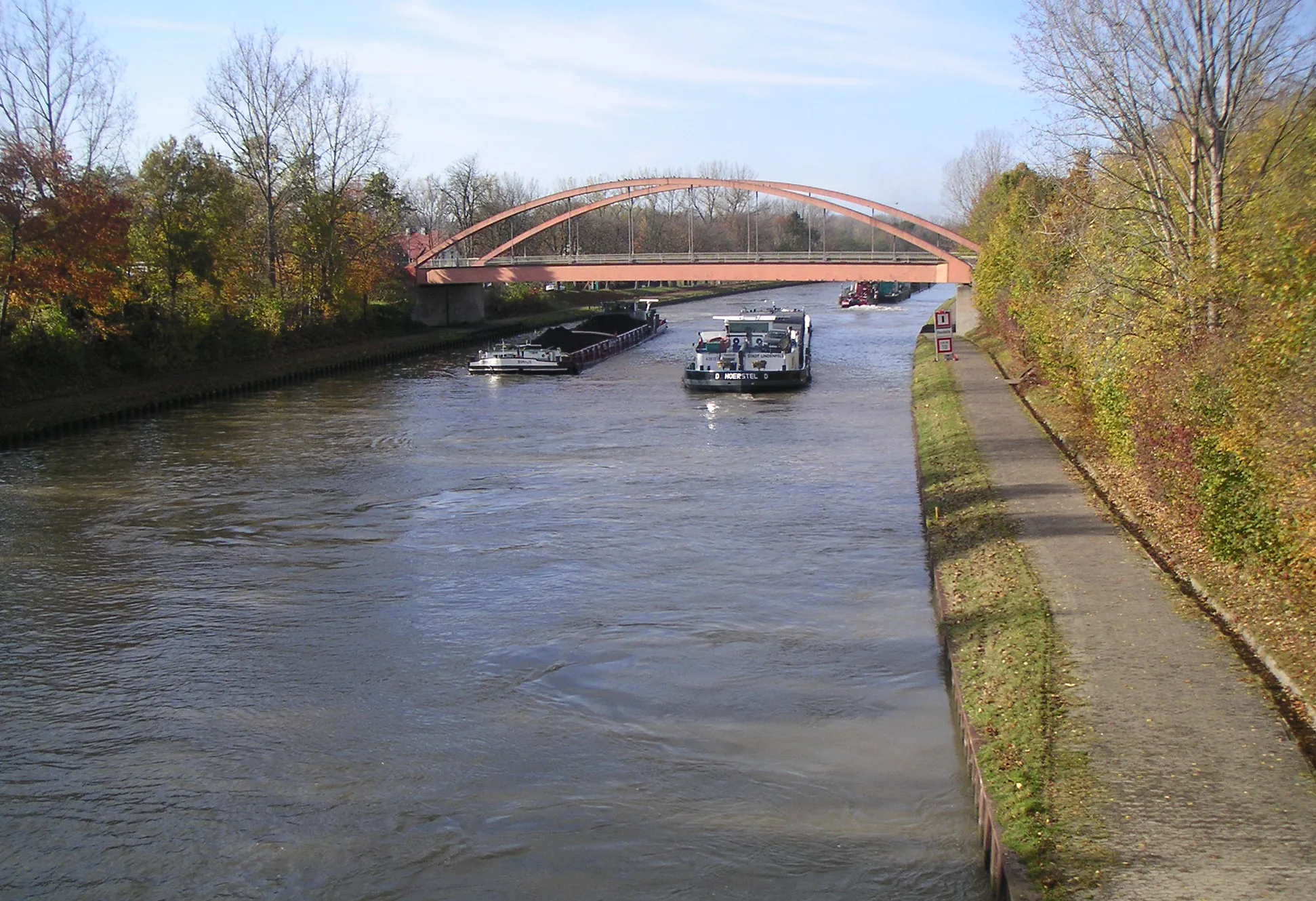 Photo showing: Mittelland canal near the town of Minden, Germany