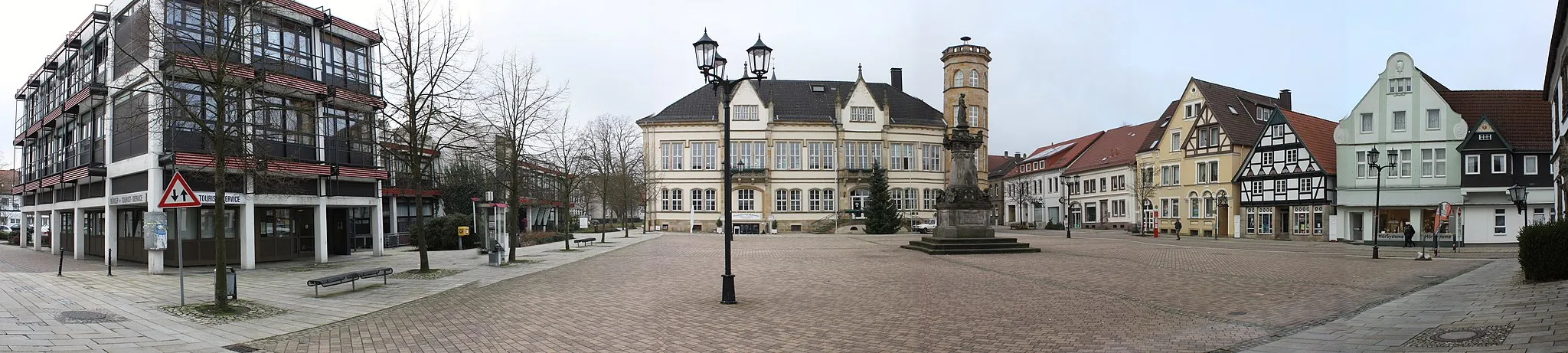 Photo showing: Panoramas des Marktplatzes in Horn-Bad Meinberg, Ortsteil Horn