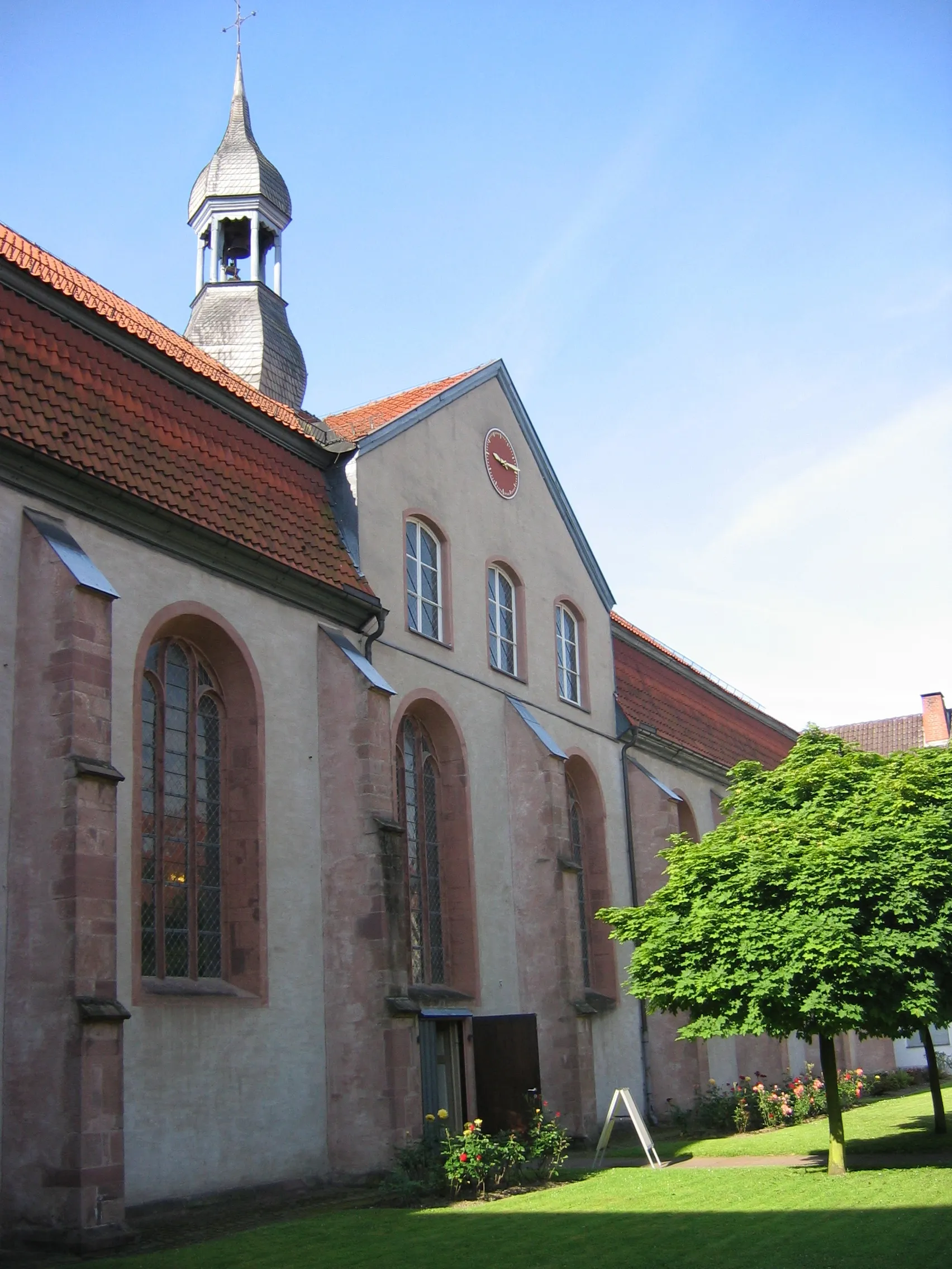 Photo showing: Außenansicht der Kirche
