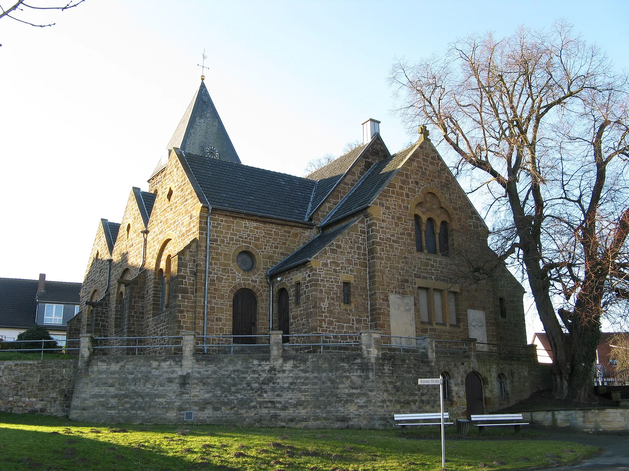 Photo showing: Church in Bad Holzhausen, town of Preußisch Oldendorf, Germany.