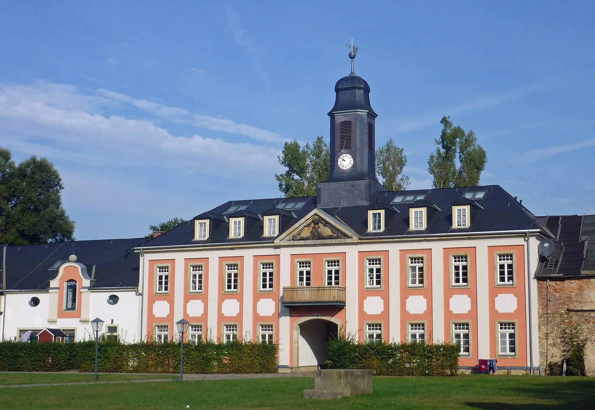 Photo showing: Torhaus des ehem. Ritterguts in Großharthau
