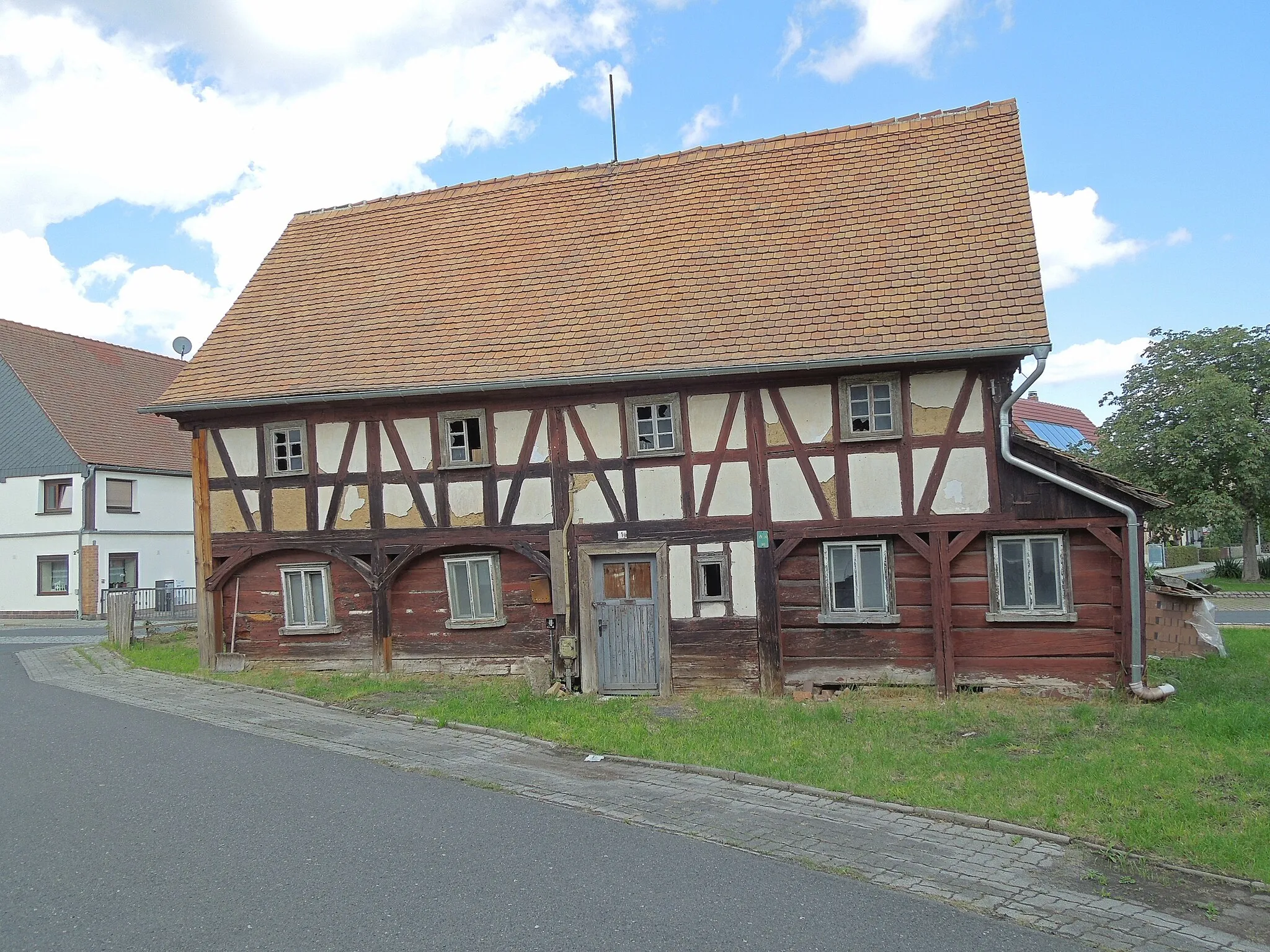 Photo showing: Umgebindehaus Friedensgasse 1 in Hirschfelde