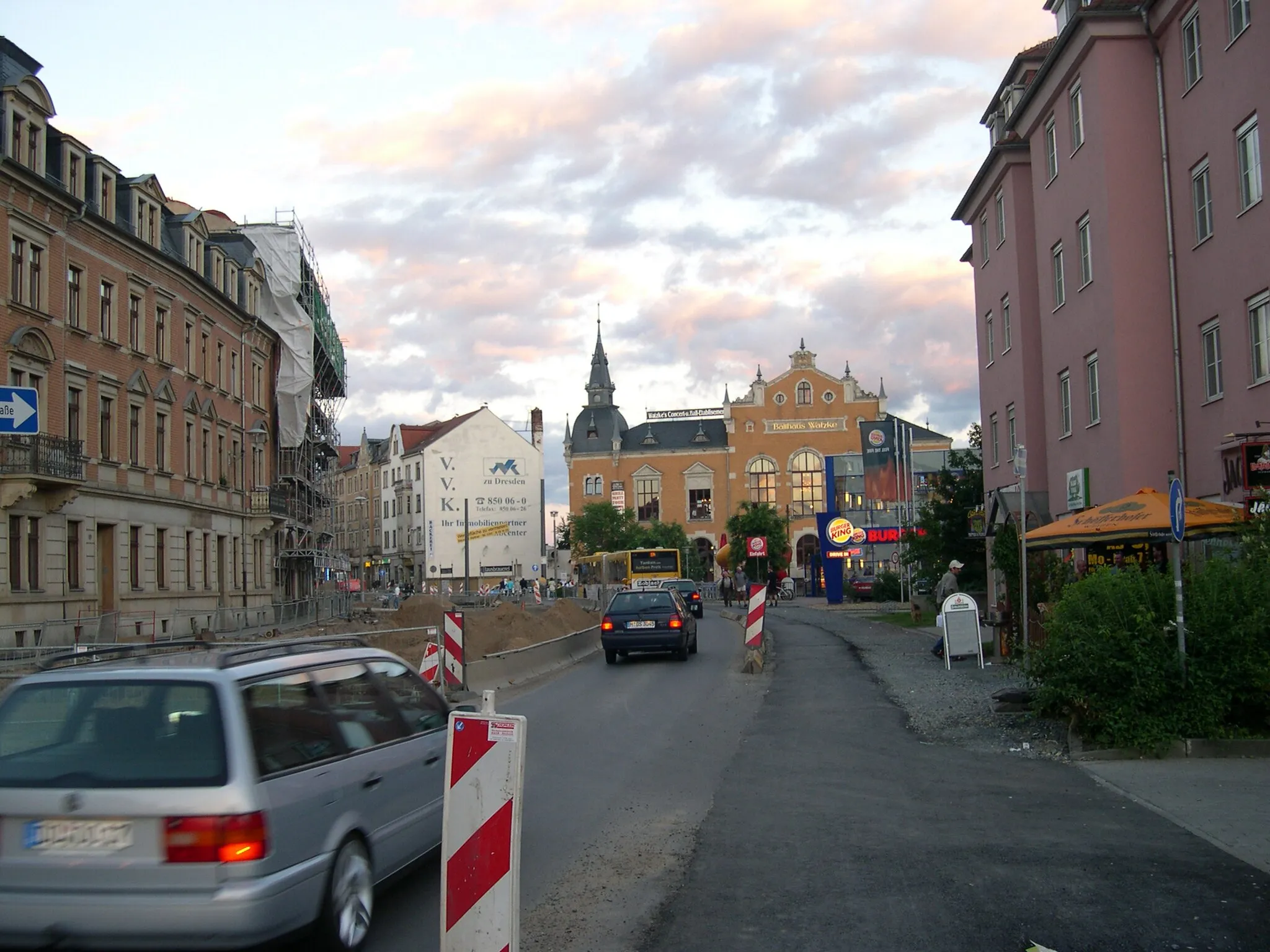 Photo showing: Dresden-Mickten, Ballhaus Watzke 2005, Rekonstruktion Leipziger Straße