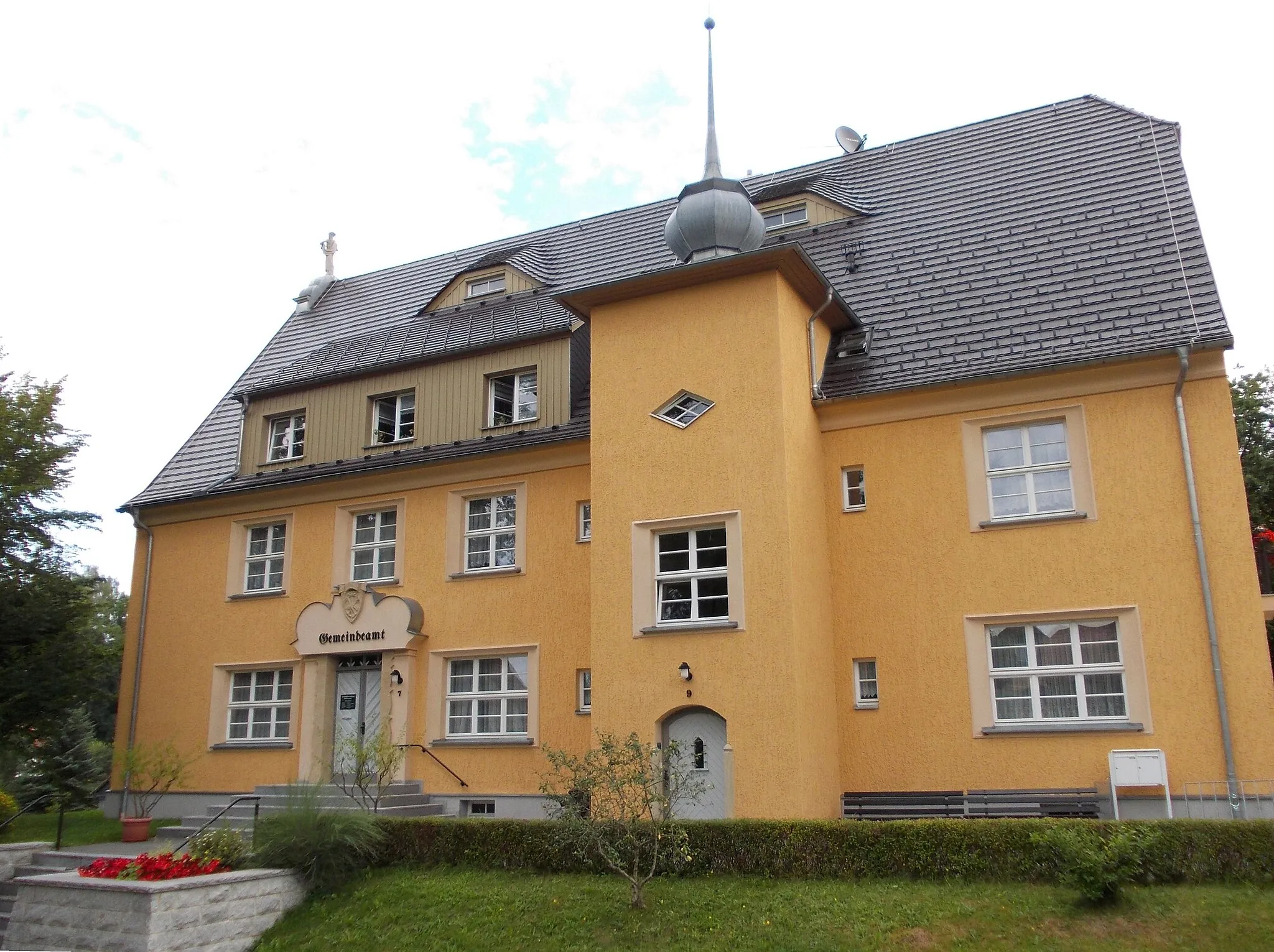 Photo showing: Municipal offices of Mittelherwigsdorf (Görlitz district, Saxony)