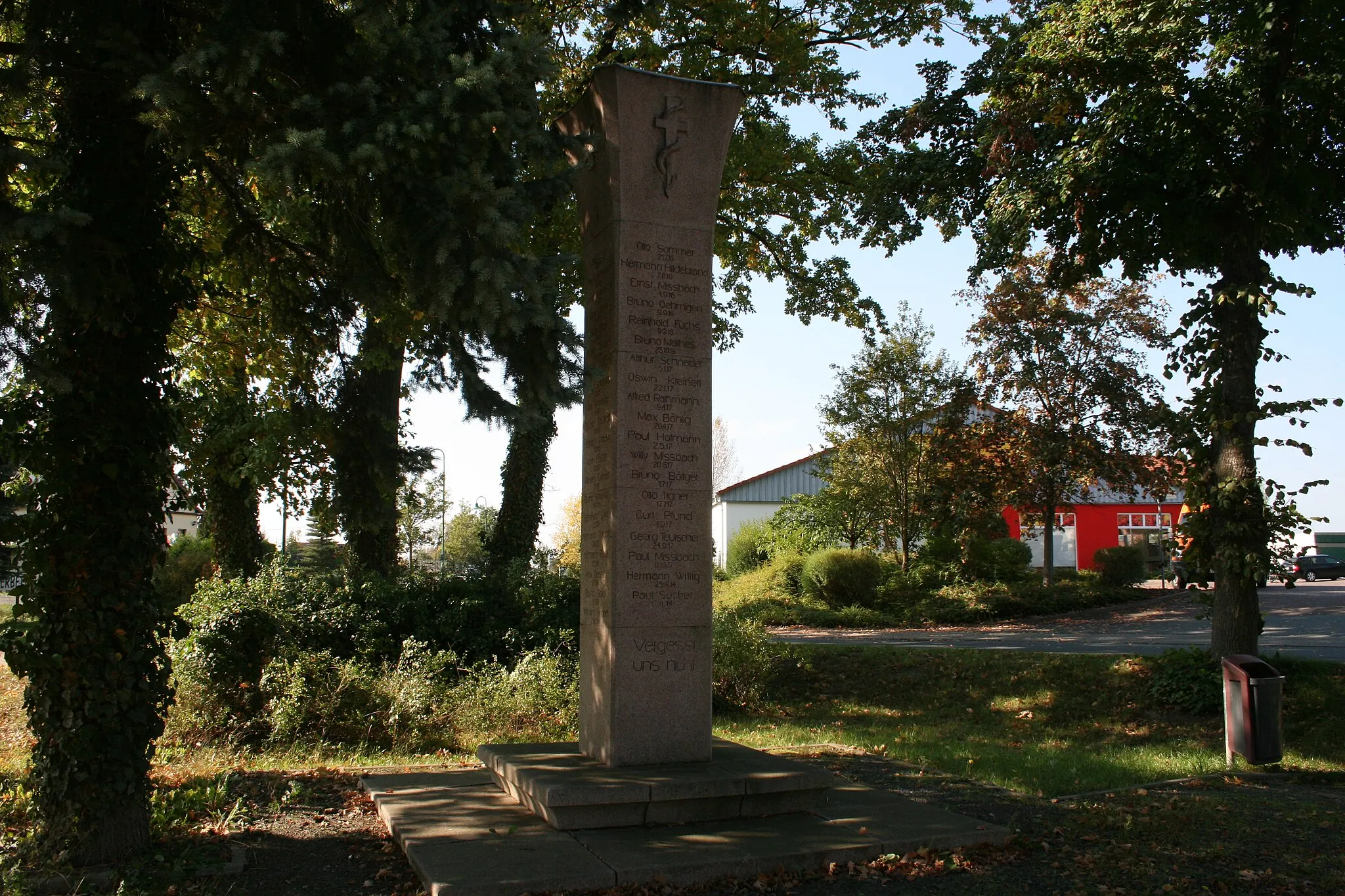 Photo showing: Gefallenendenkmal in Nünchritz