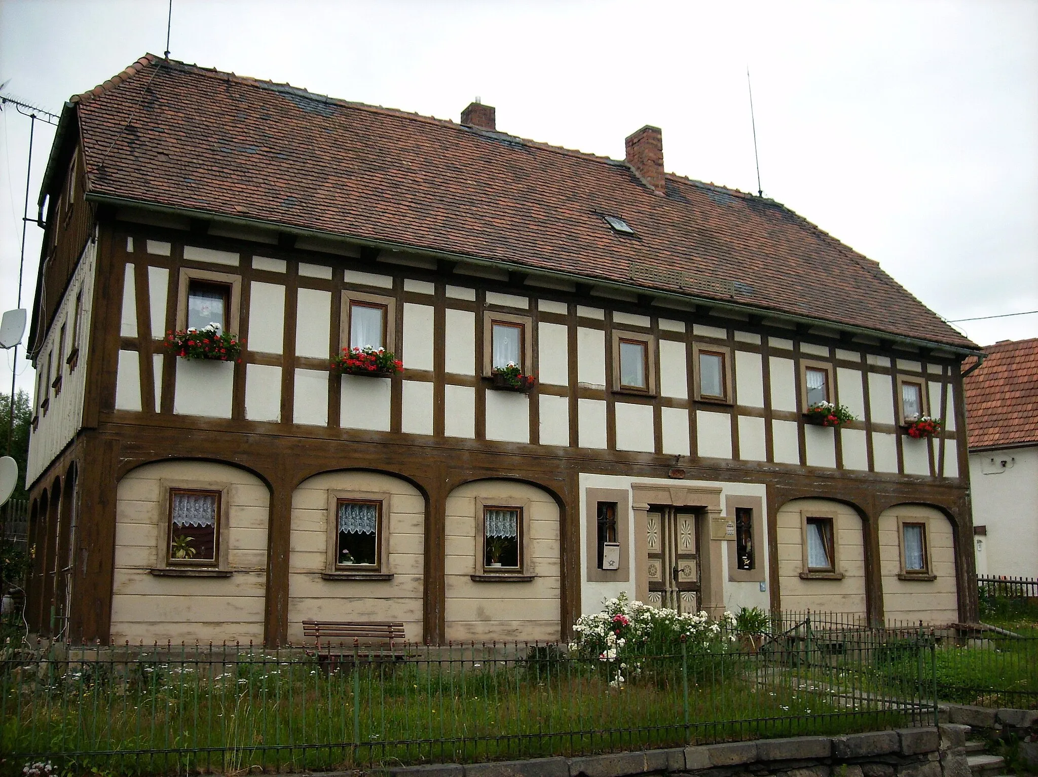 Photo showing: Umgebindehaus in Olbersdorf (Görlitz district, Saxony), August-Bebel-Straße 172