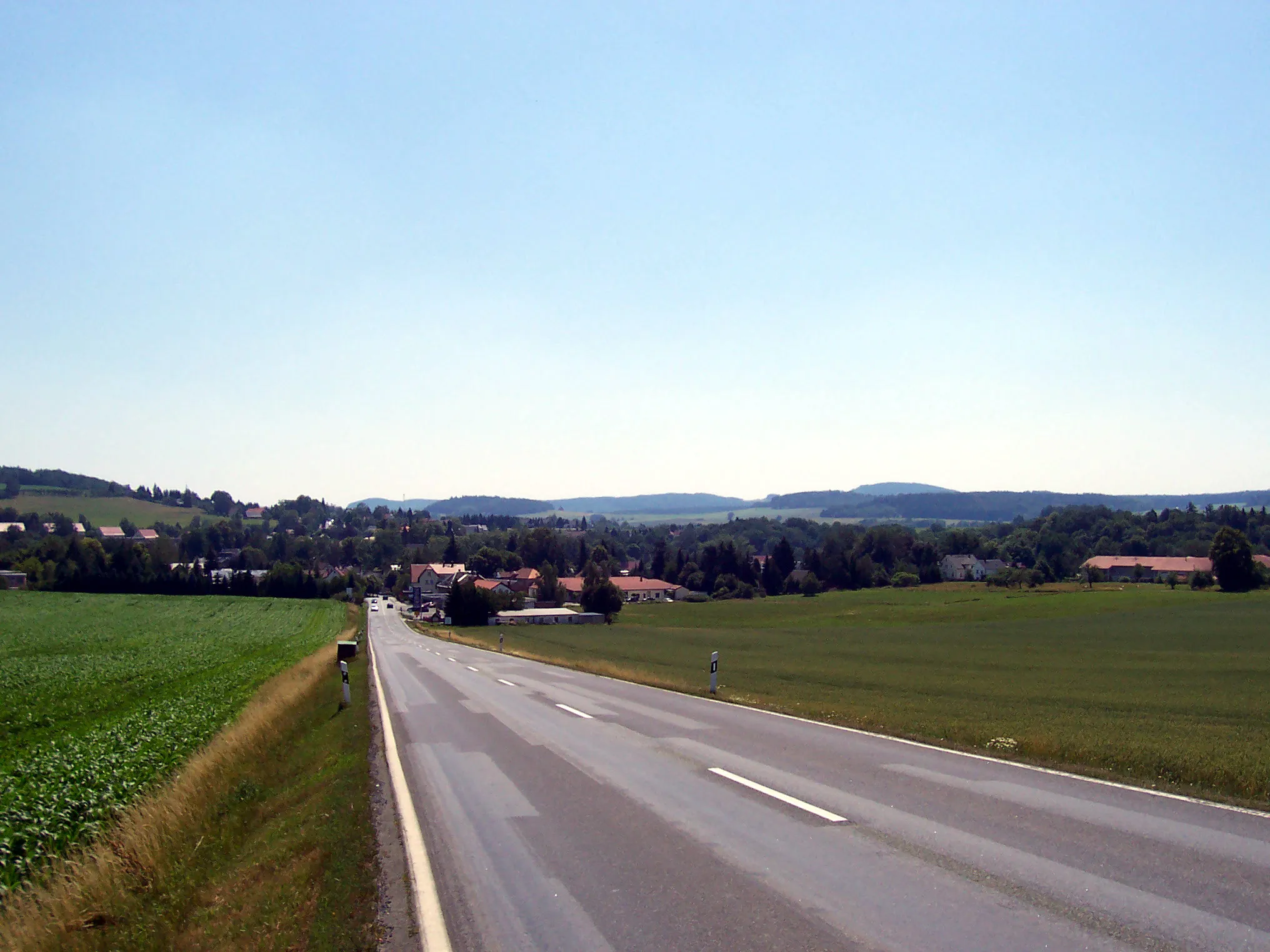 Photo showing: View over the German federal highway B 96 to the south-east towards Oppach, Saxony.