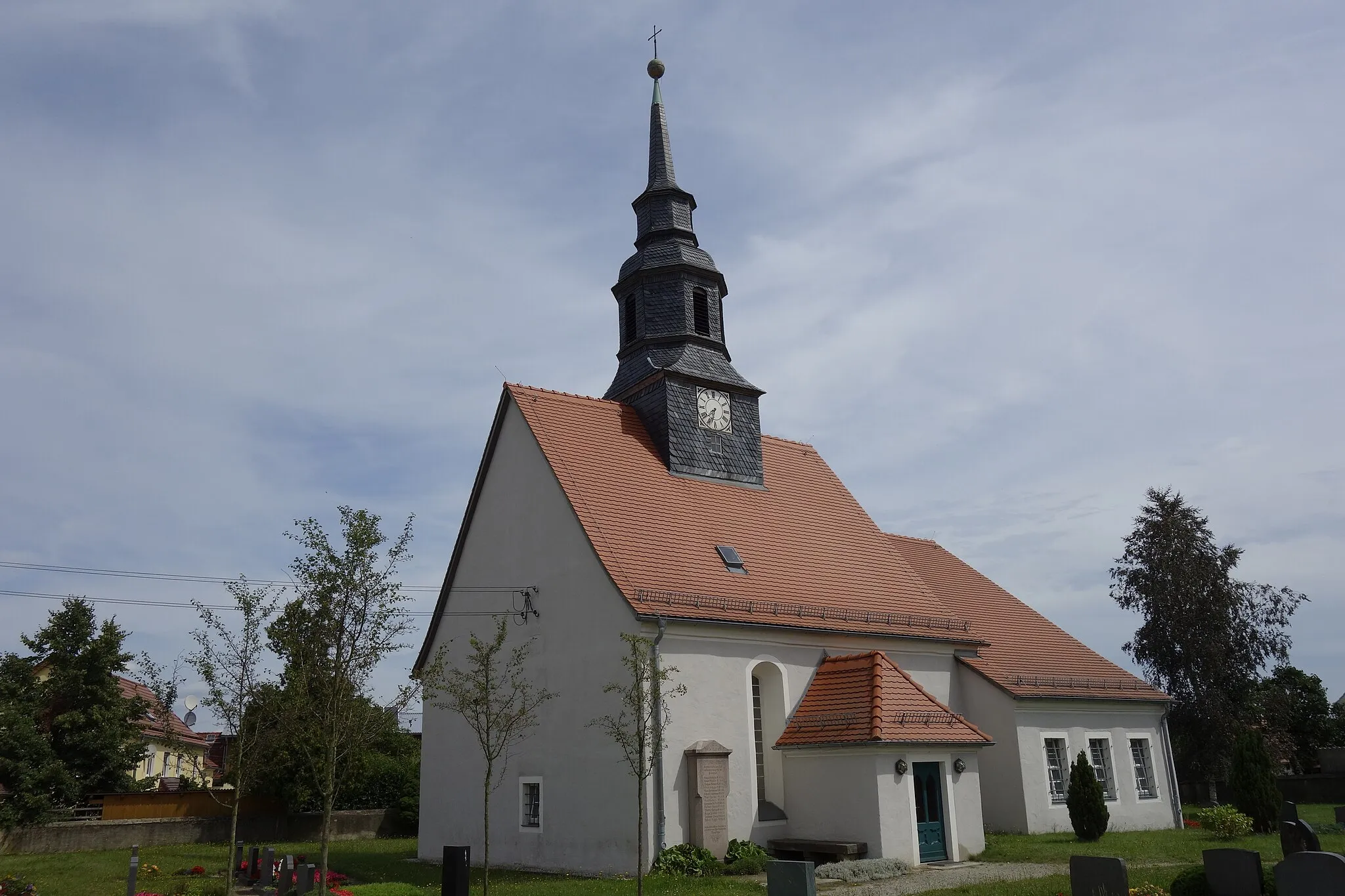 Photo showing: Kirche Tauscha Juli 2017 (2)