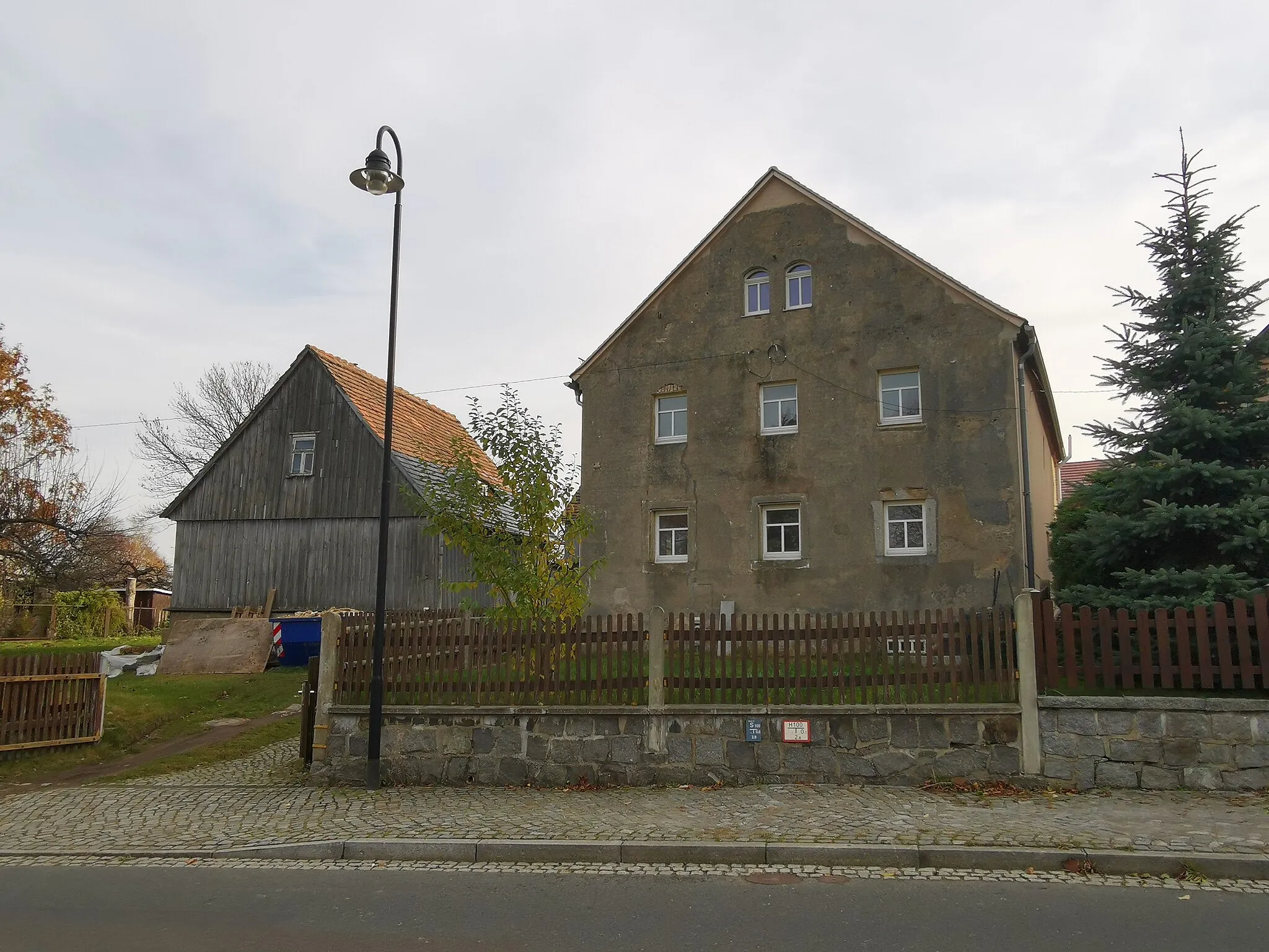 Photo showing: Denkmalgeschütztes Wohnhaus in der Hauptstraße 94 in Wachau