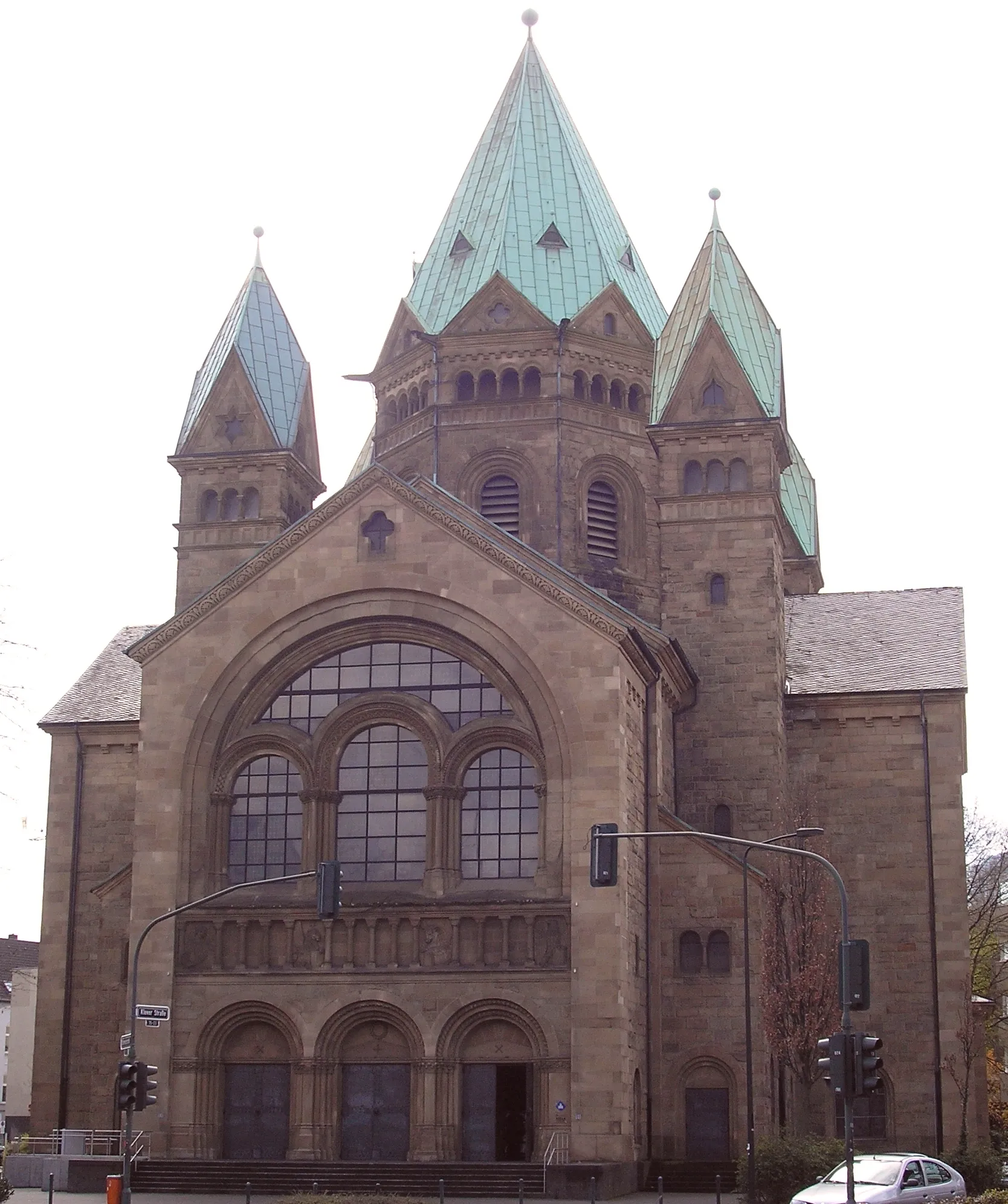 Photo showing: Kreuzkirche Düsseldorf (Frontansicht)