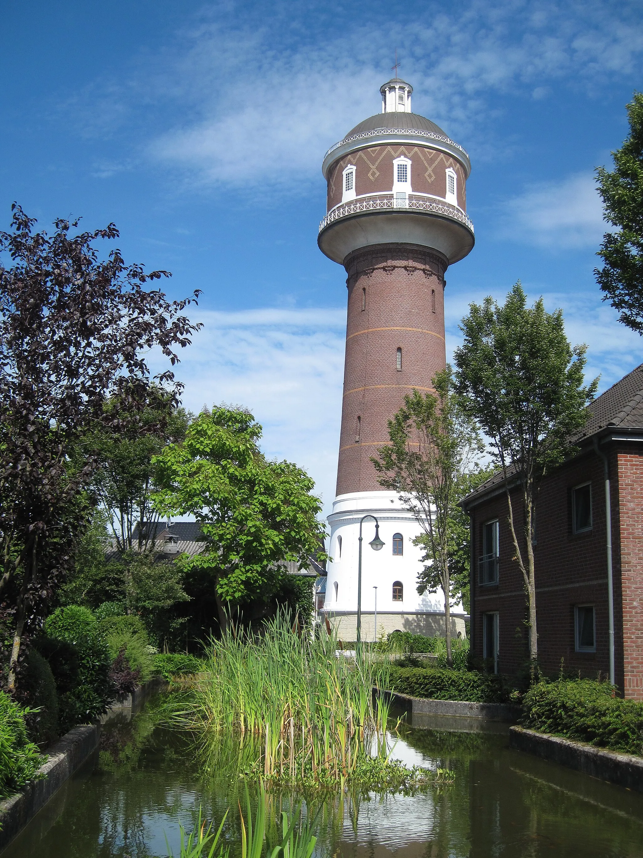 Photo showing: West southwest view water tower in Kevelaer, Kroatenstraße 125.