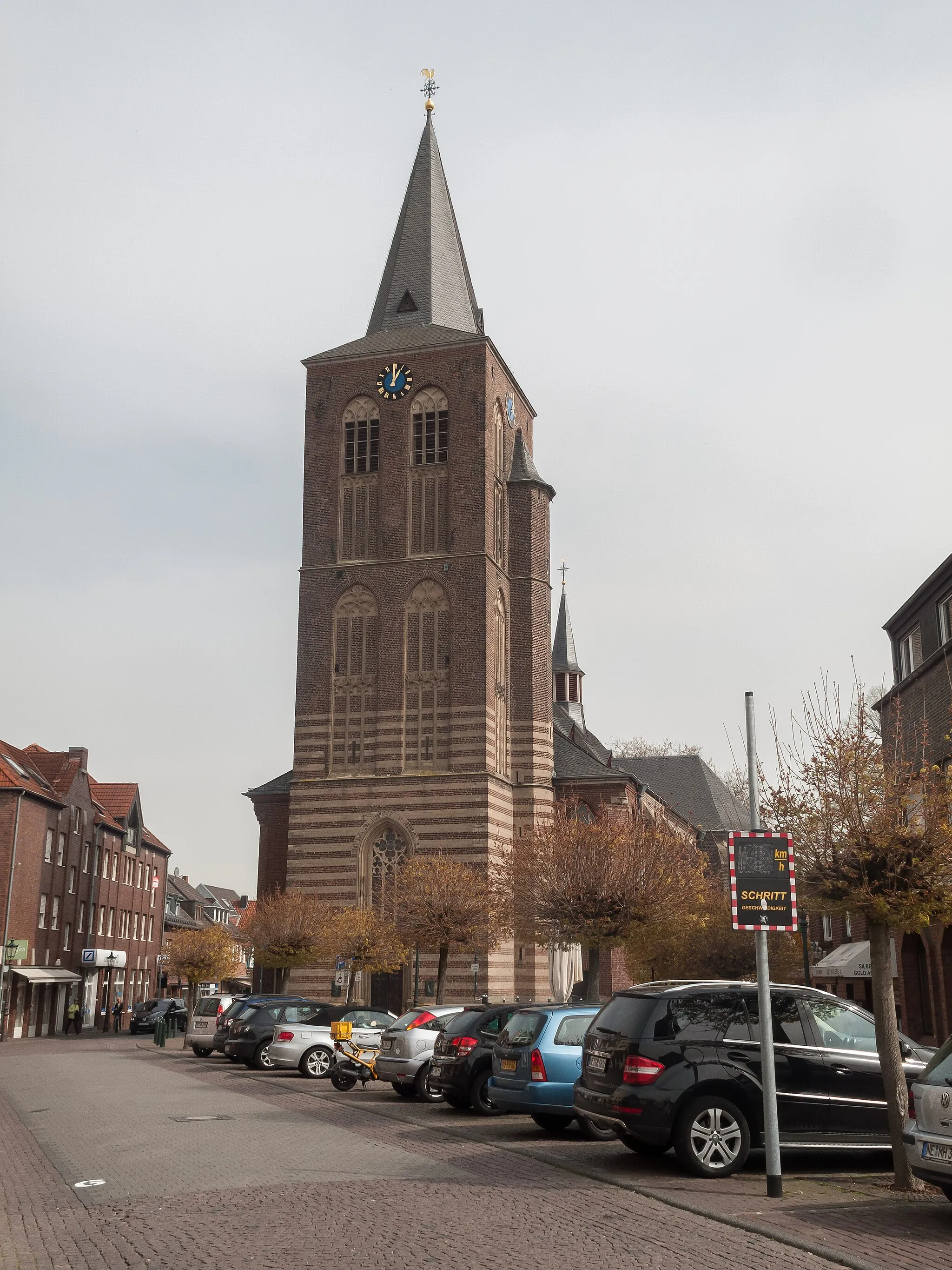 Photo showing: Korschenbroich, church: katholische Pfarrkirche Sankt Andreas