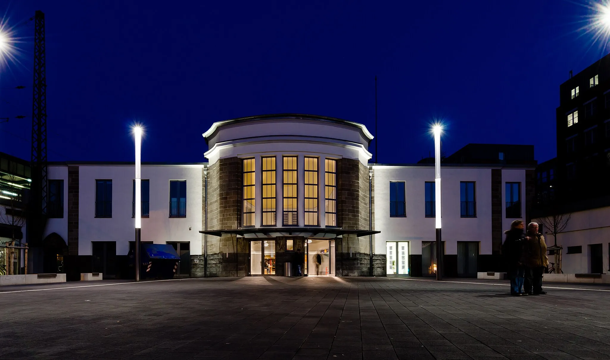 Photo showing: Station building Mülheim an der Ruhr central station after renovation in 2011