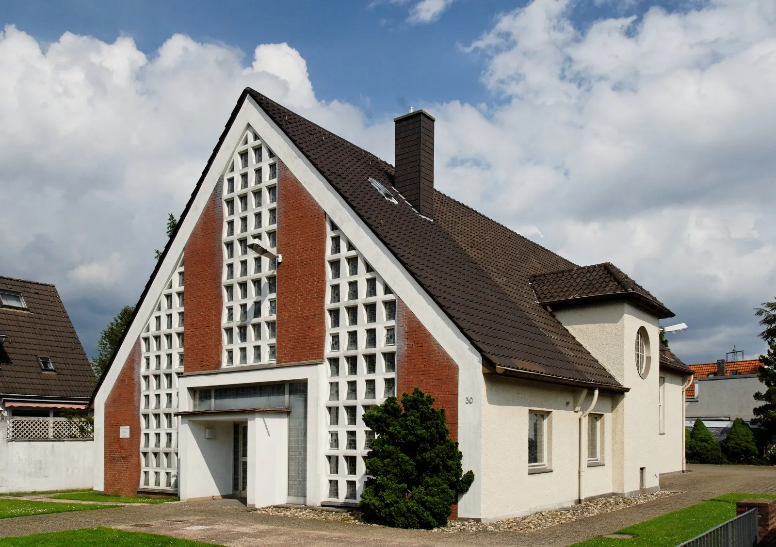 Photo showing: Brethren’s Meeting Room in Düsseldorf-Wersten, Auf’m Rott, Germany - former New Apostolic Church