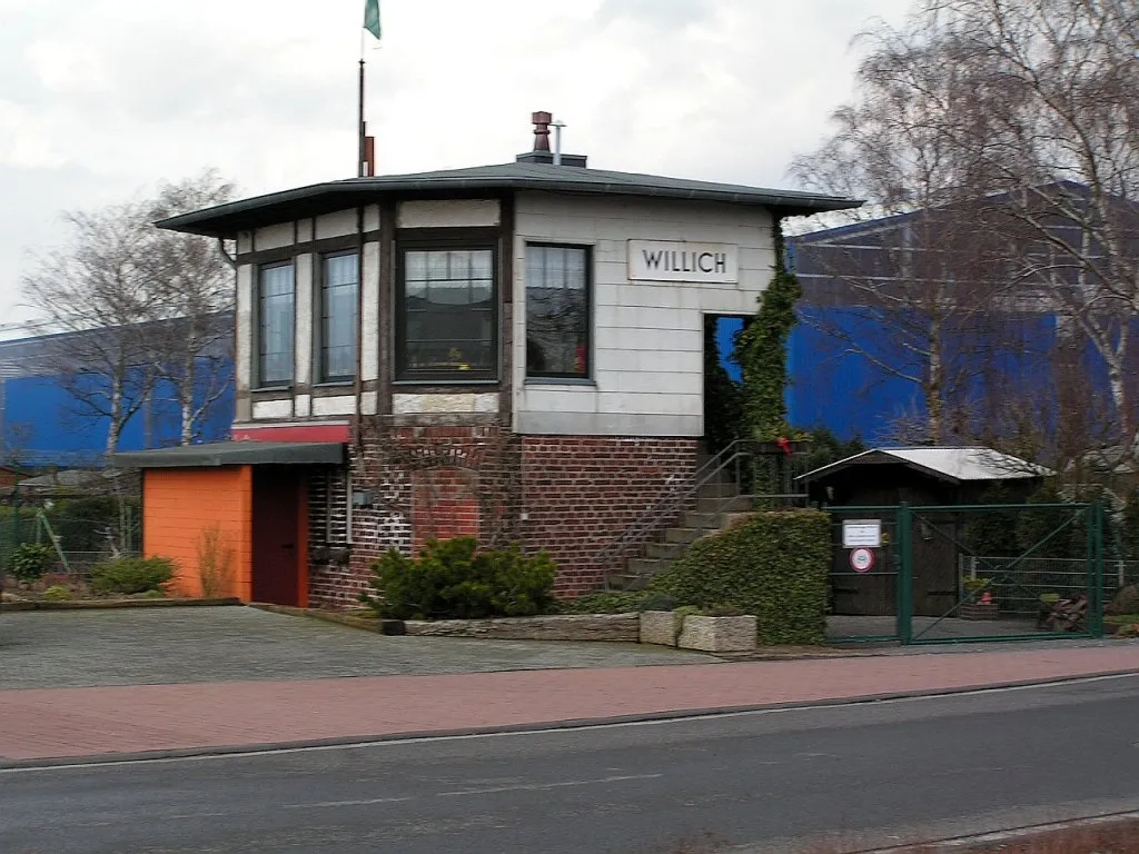 Photo showing: ehemaliges Stellwerk des Bahnhofs Willich an der Bahnstrecke Krefeld–Rheydt