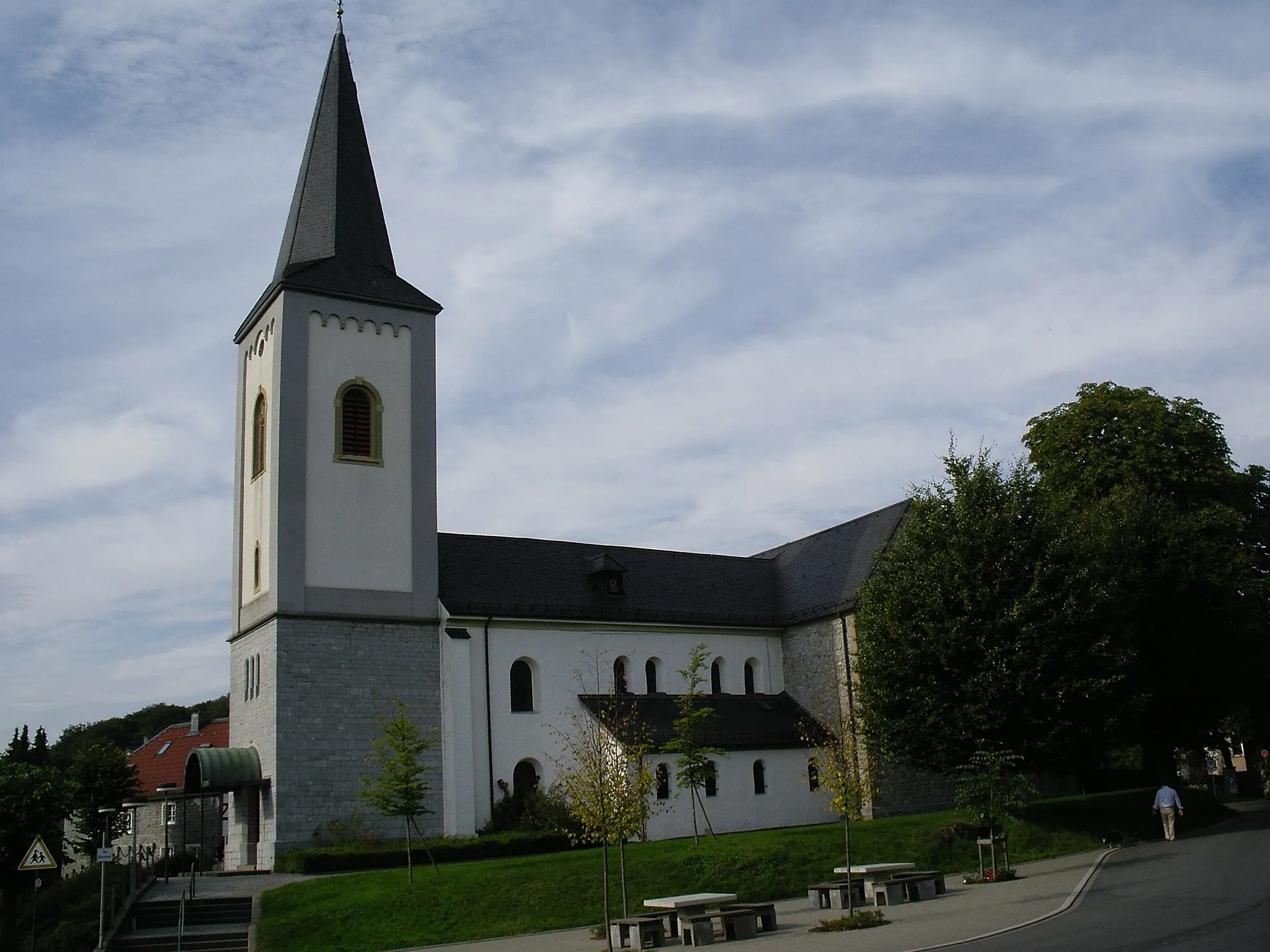 Photo showing: Kirche St. Maximin, Dorf Düssel, Wülfrath, Germany