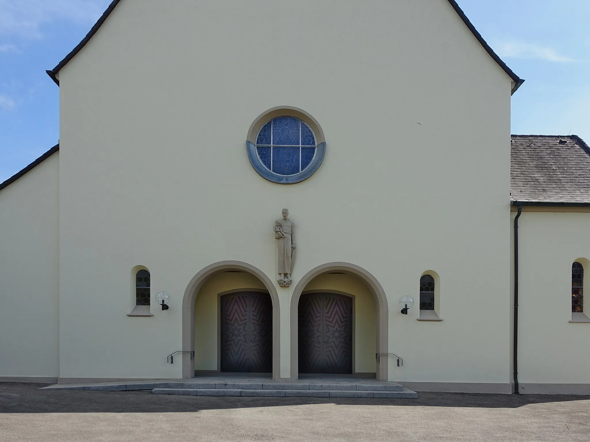 Photo showing: Katholische Pfarrgemeinde St. Josef