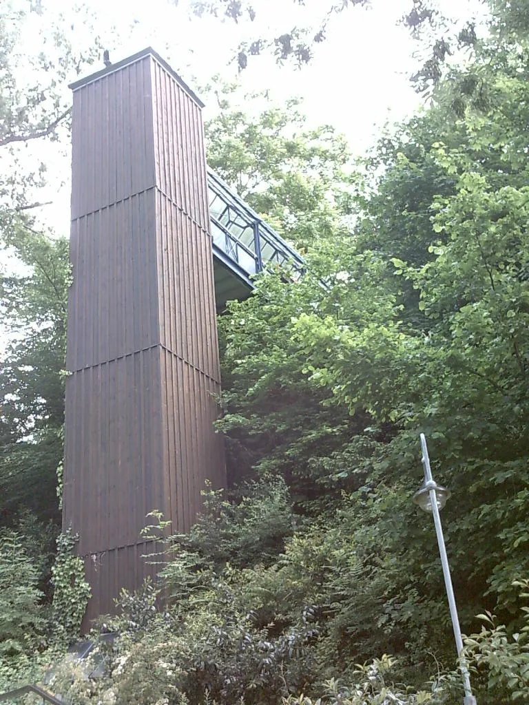 Photo showing: Lift, der die Oberstadt von Bad Bellingen mit dem Kurbezirk verbindet