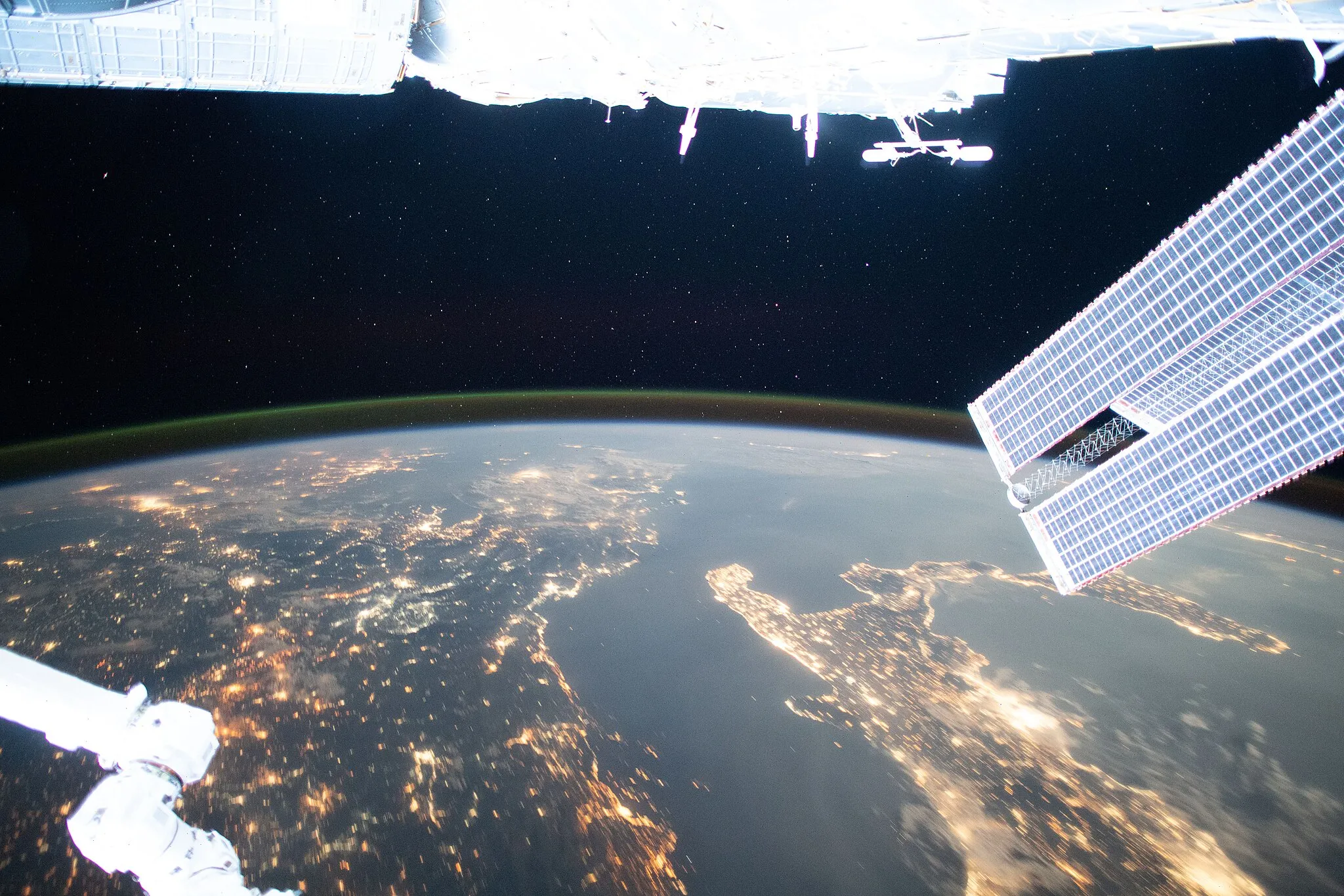 Photo showing: View of Earth taken during ISS Expedition 65.
