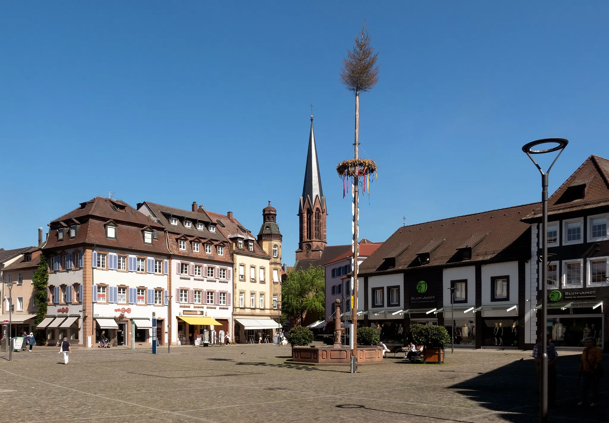 Photo showing: Emmendingen, Marktplatz with churchtower (Evangelische Stadtkirche)