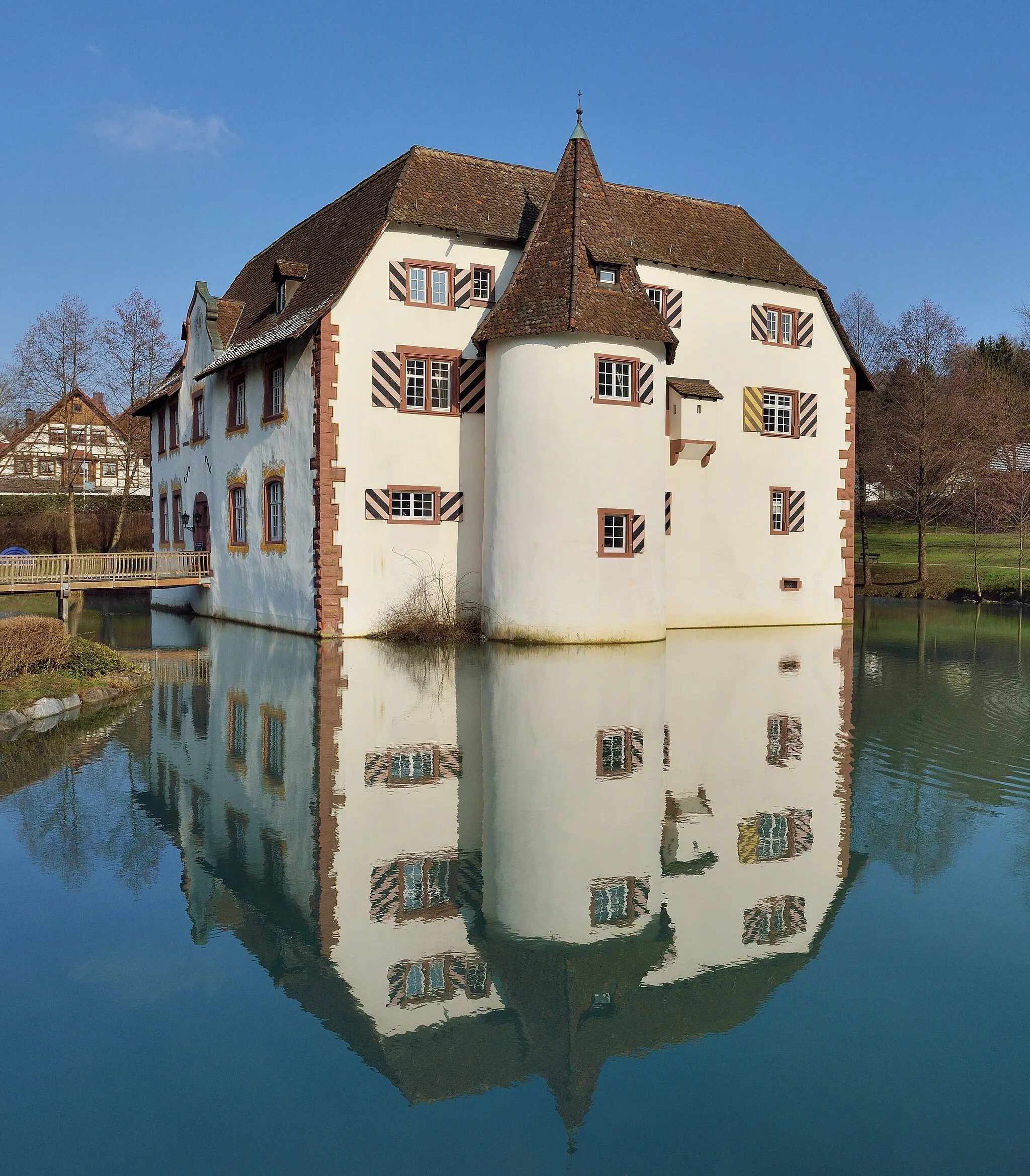 Photo showing: Inzlingen: moated castle