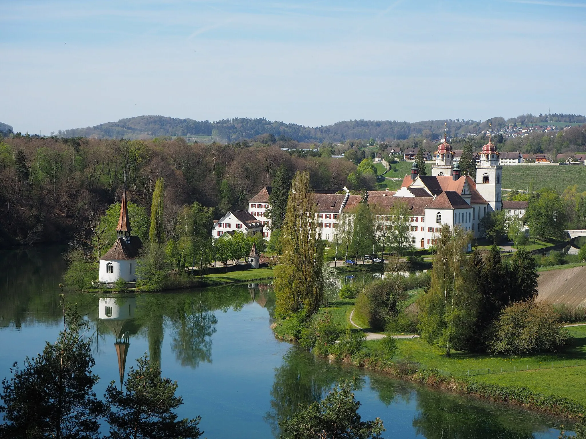 Photo showing: Der Blick von der Halbinsel Schwaben auf den Rhein und die Klosterinsel Rheinau