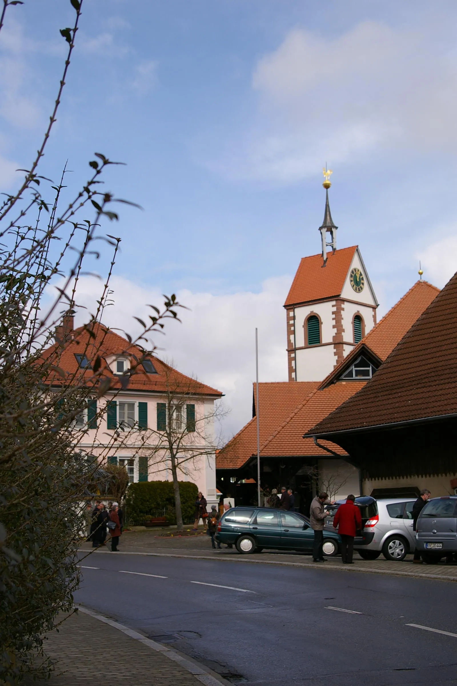 Photo showing: Konstanz-Litzelstetten Main Street and Catholic Church