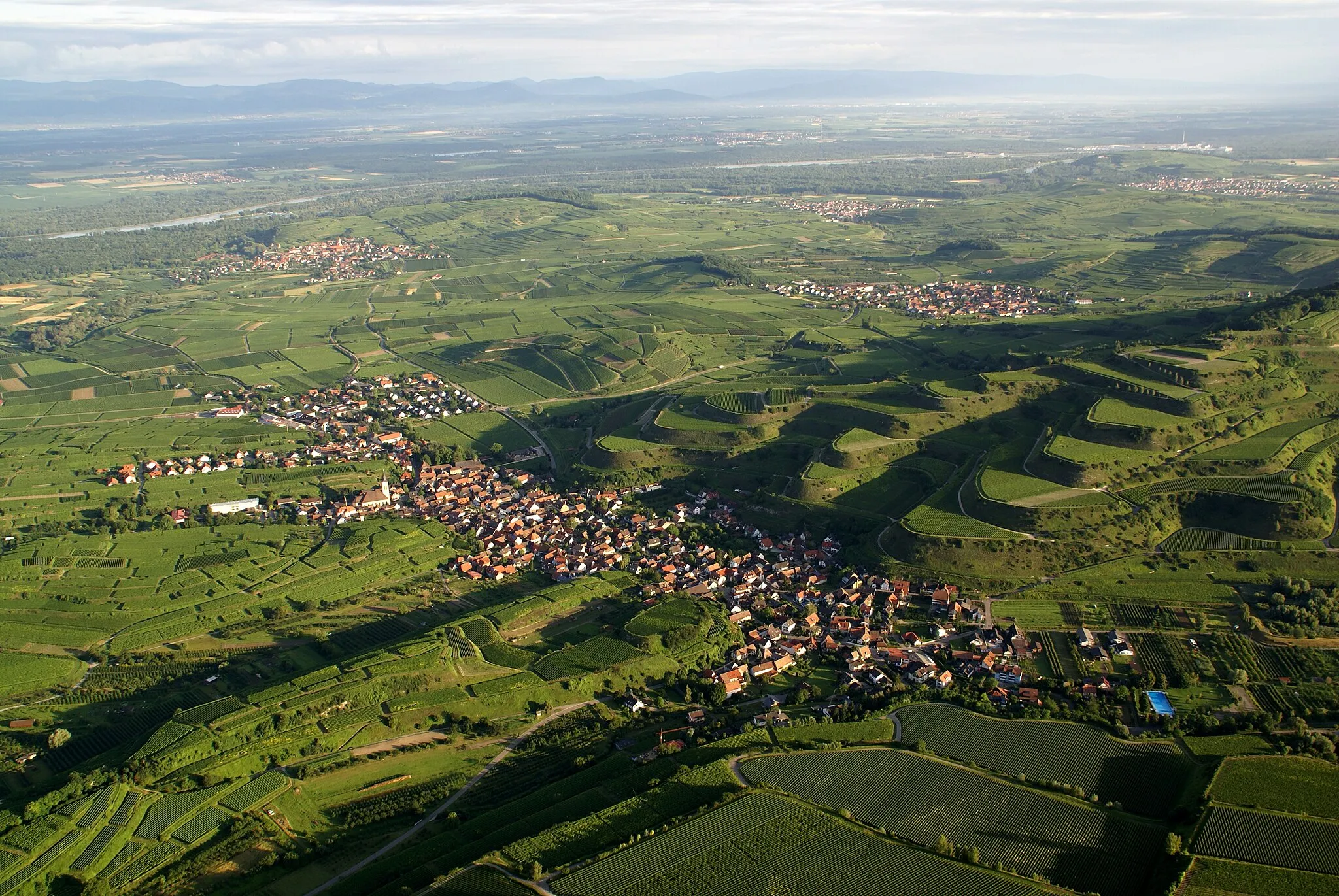 Photo showing: Luftbild von Oberrotweil aufgenommen bei einer Ballonfahrt
