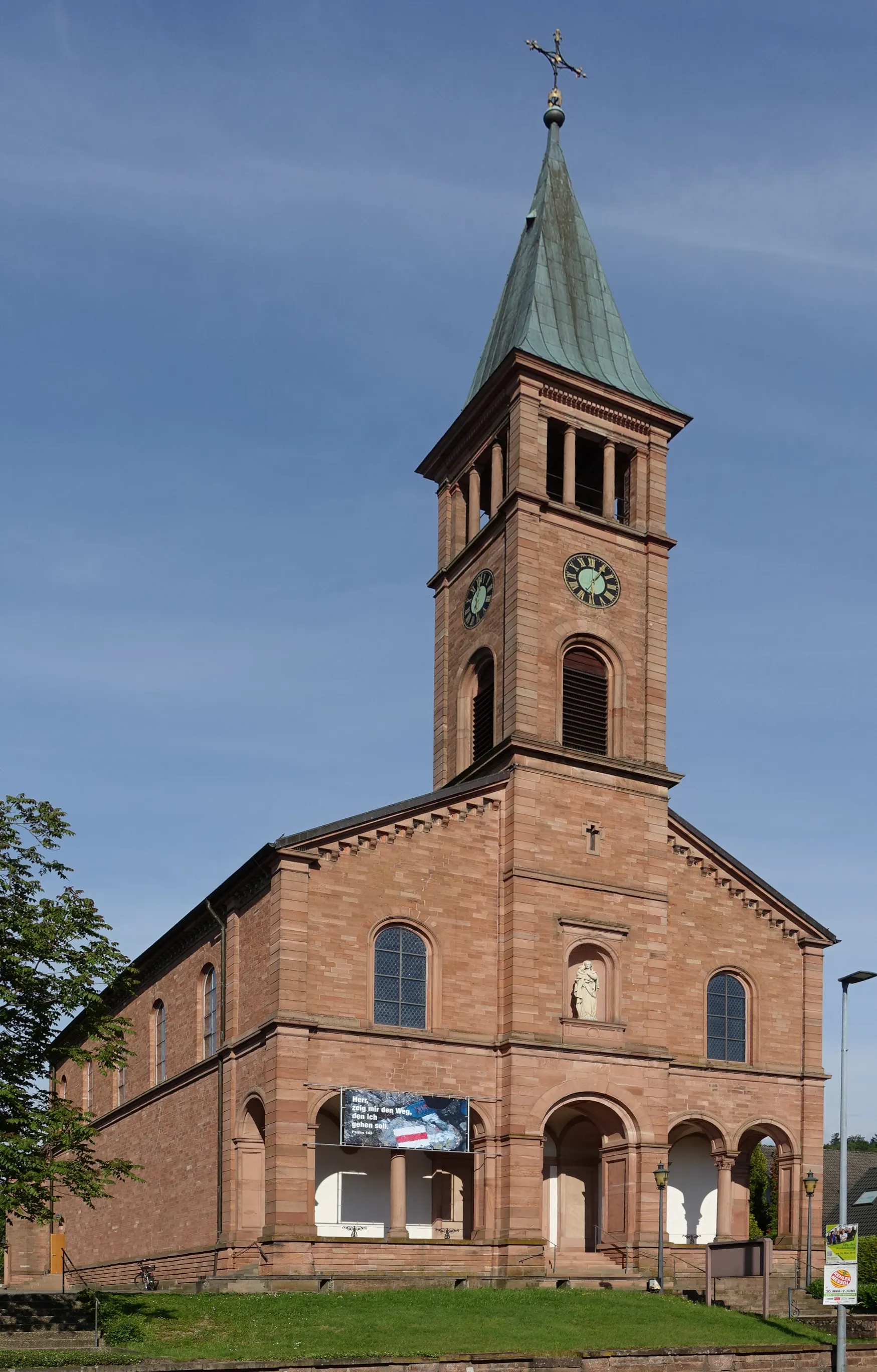 Photo showing: Dreifaltigkeitskirche in der Hauptstraße von Ohlsbach