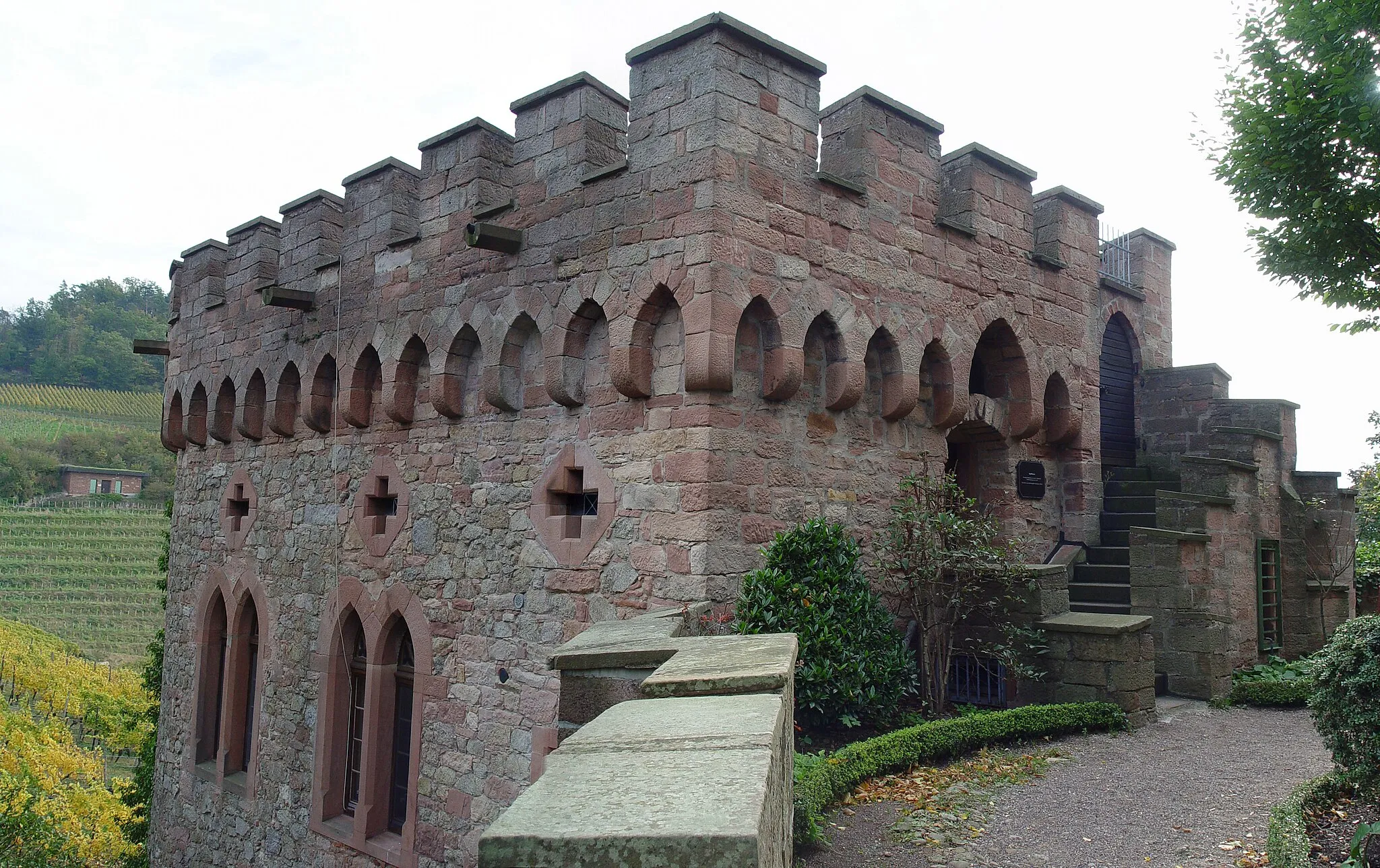 Photo showing: Der Kapellenturm der Burganlage Schloss Ortenberg