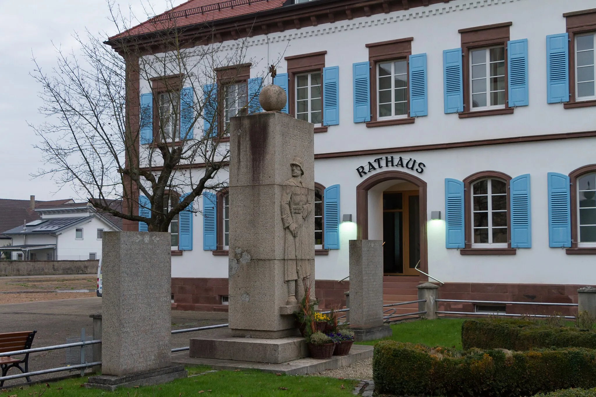 Photo showing: War memorial in Ringsheim