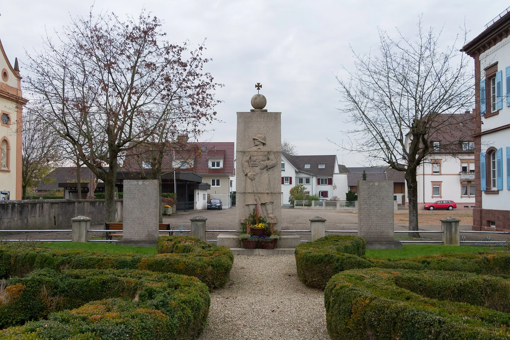 Photo showing: War memorial in Ringsheim