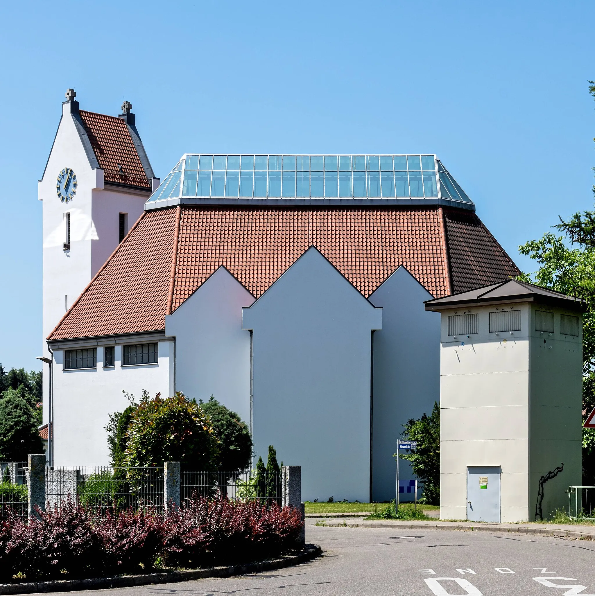 Photo showing: Bilder der katholischen Kirche St. Blasius in Wolfenweiler

Außenansichten der Kirche