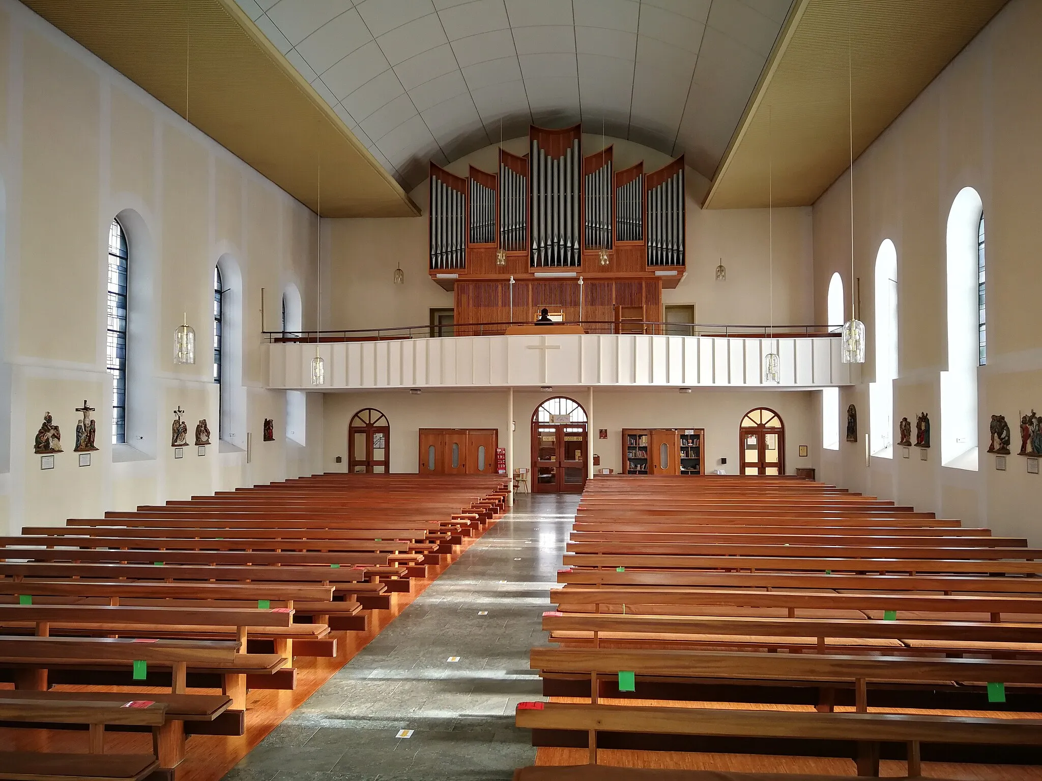 Photo showing: Orgel von Albert Reiser (1965) der katholischen Pfarrkirche St. Georg Seedorf, Gemeinde Dunningen, Landkreis Rottweil, Baden-Württemberg, Deutschland