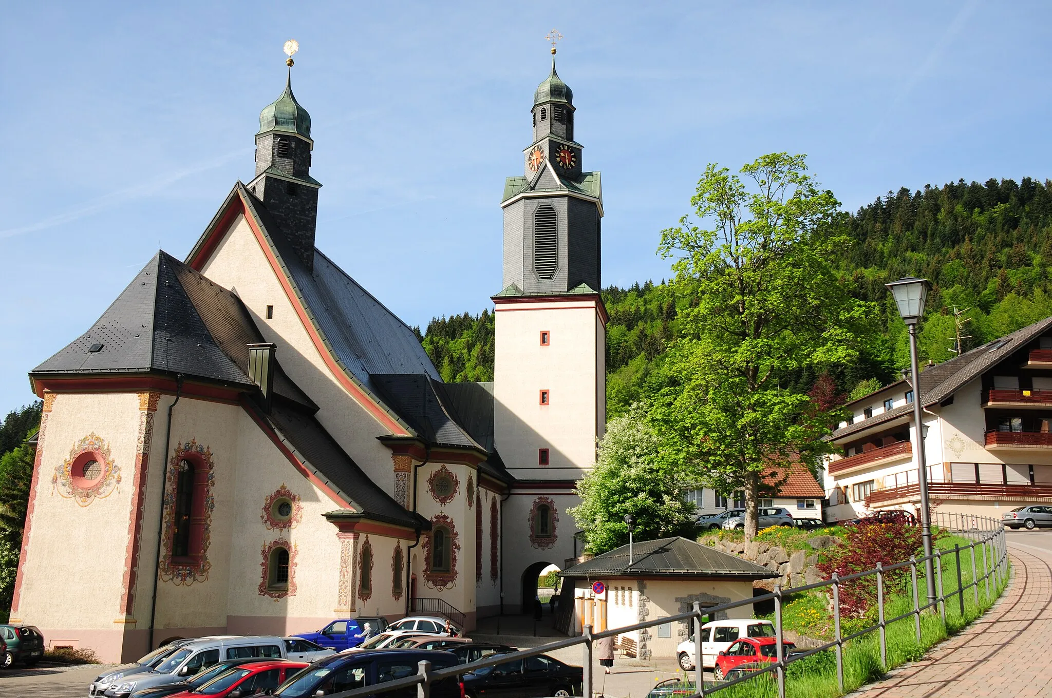 Photo showing: Catholic church of Todtmoos in the morningsunshine