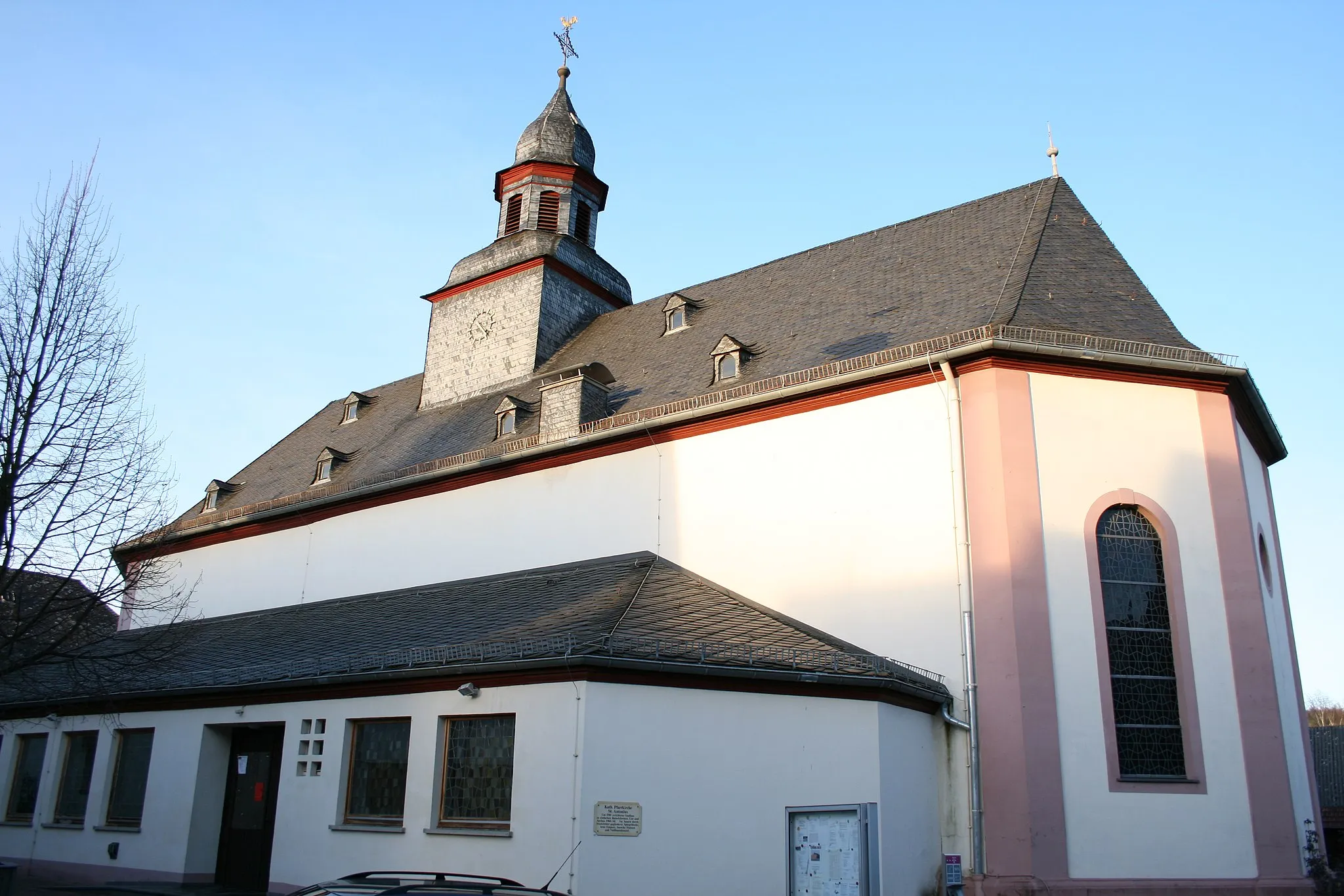 Photo showing: Kirche St. Antonius Bad Camberg-Oberselters, Deutschland