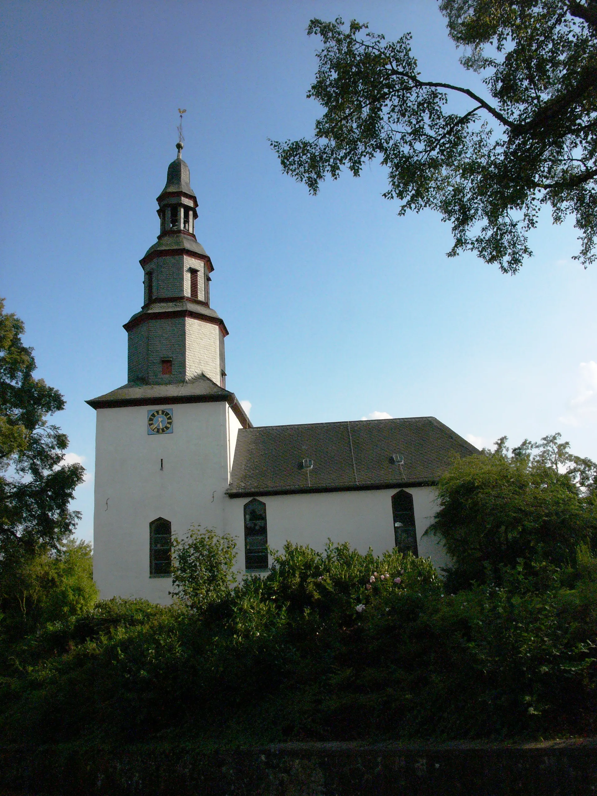 Photo showing: Evangelische Kirche in Solms-Niederbiel (Lahn-Dill-Kreis)