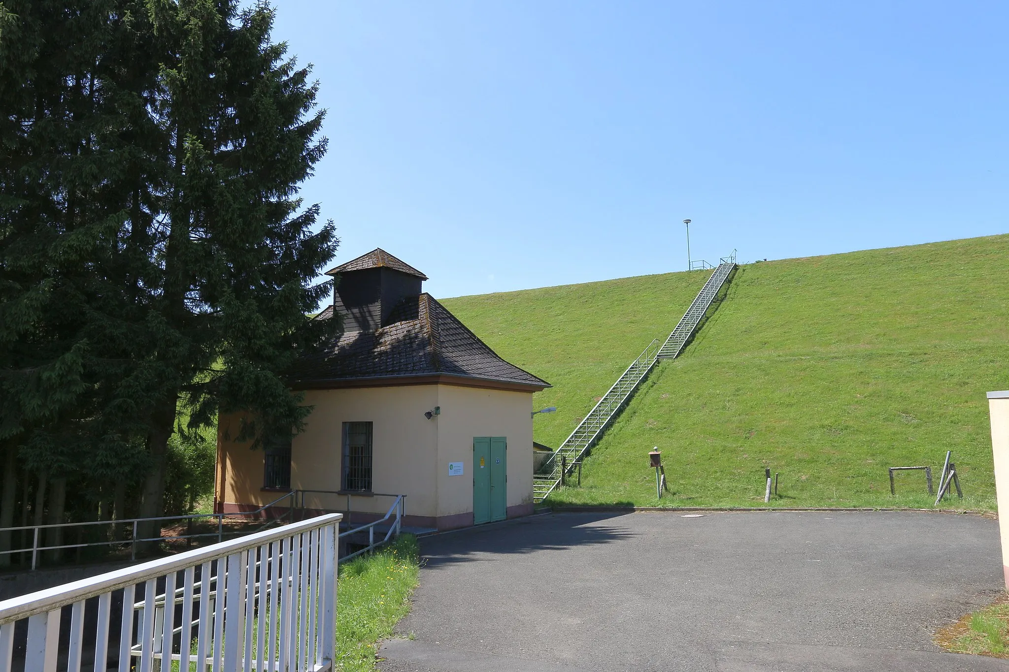 Photo showing: Driedorf, Lahn-Dill-Kreis: Stauanlage des Stausee Driedorf