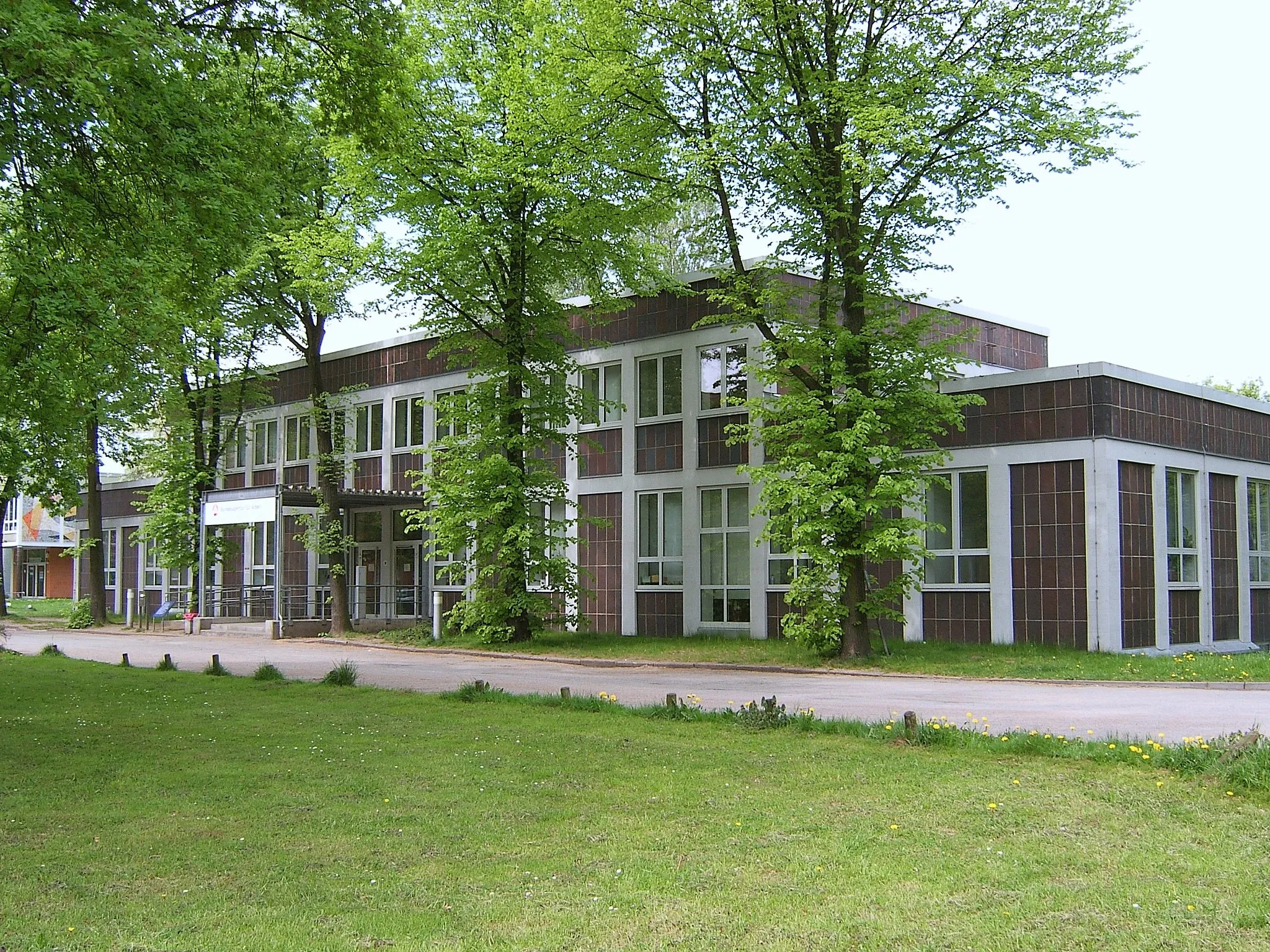 Photo showing: Hamburg, Altona, Arbeitsamt This is a photograph of an architectural monument. It is on the list of cultural monuments of Hamburg, no. 1023.