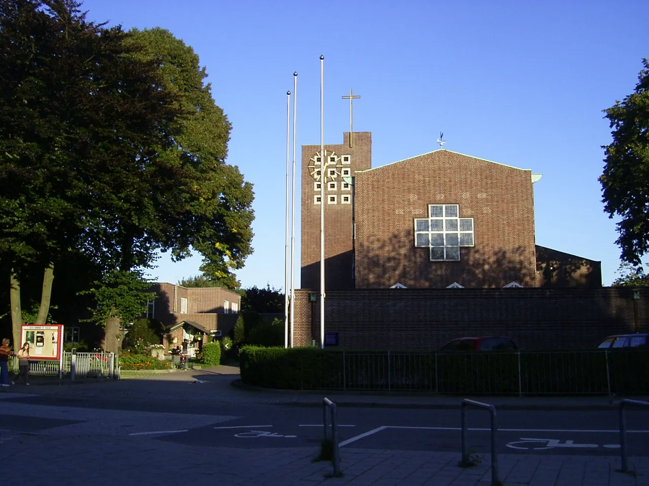 Photo showing: Römisch-katholische St.Paulus-Kirche in Billstedt