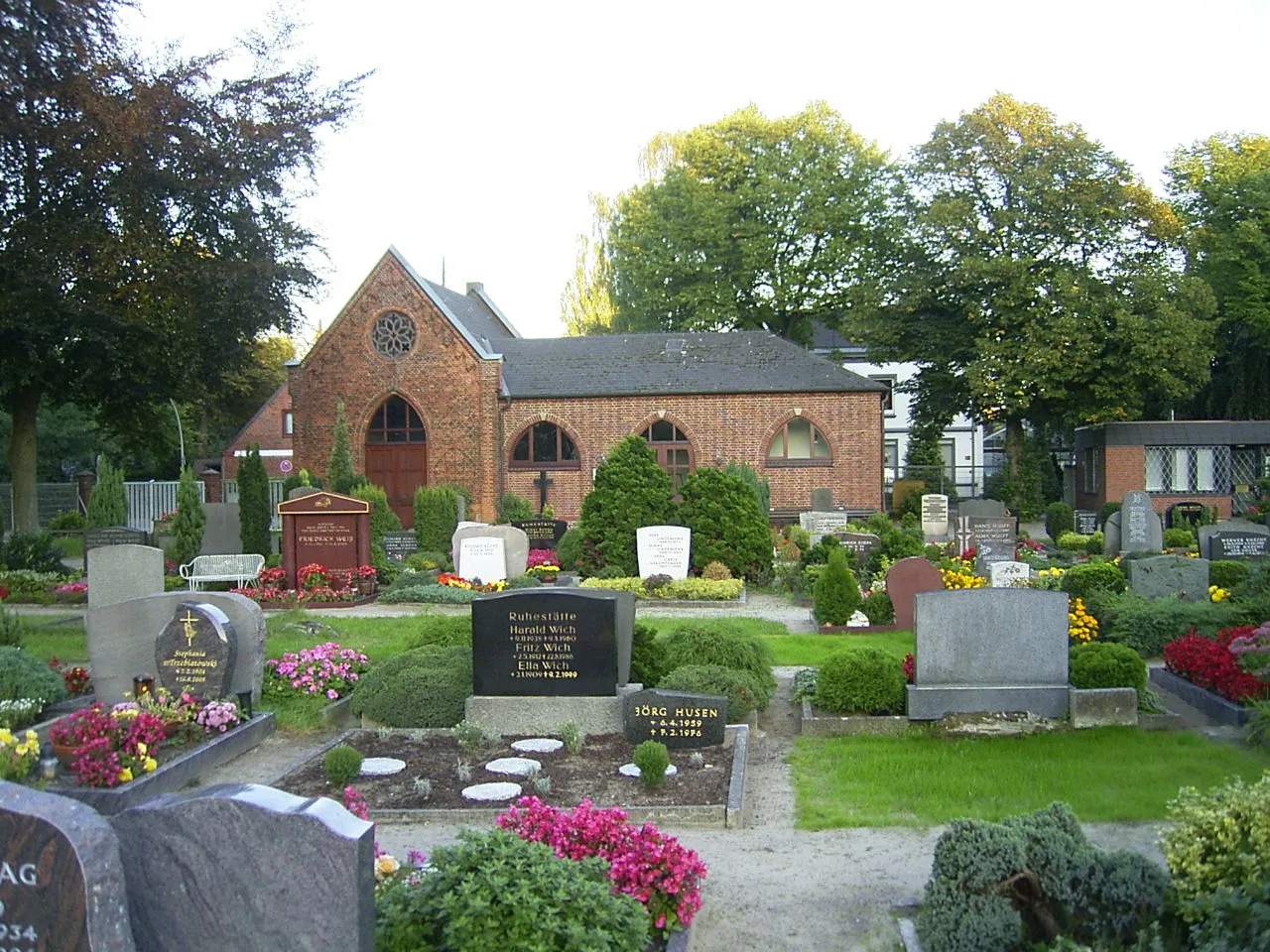 Photo showing: Evangelisch-lutherischer Friedhof mit Kapelle im Ortsteil Kirchsteinbek von Hamburg-Billstedt
