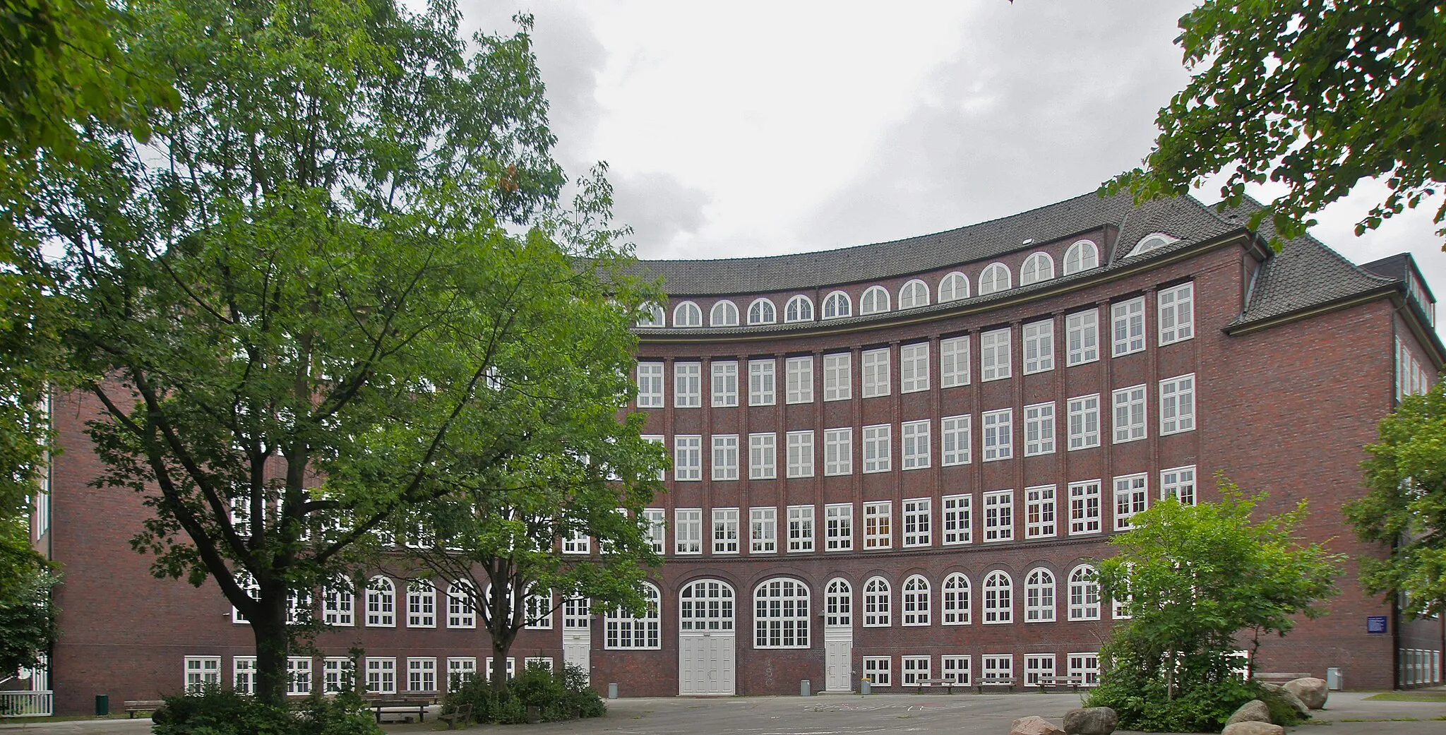 Photo showing: Hamburg (Dulsberg), Germany: School, architect: Fritz Schumacher