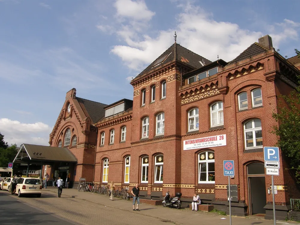 Photo showing: Der Harbuger Bahnhof