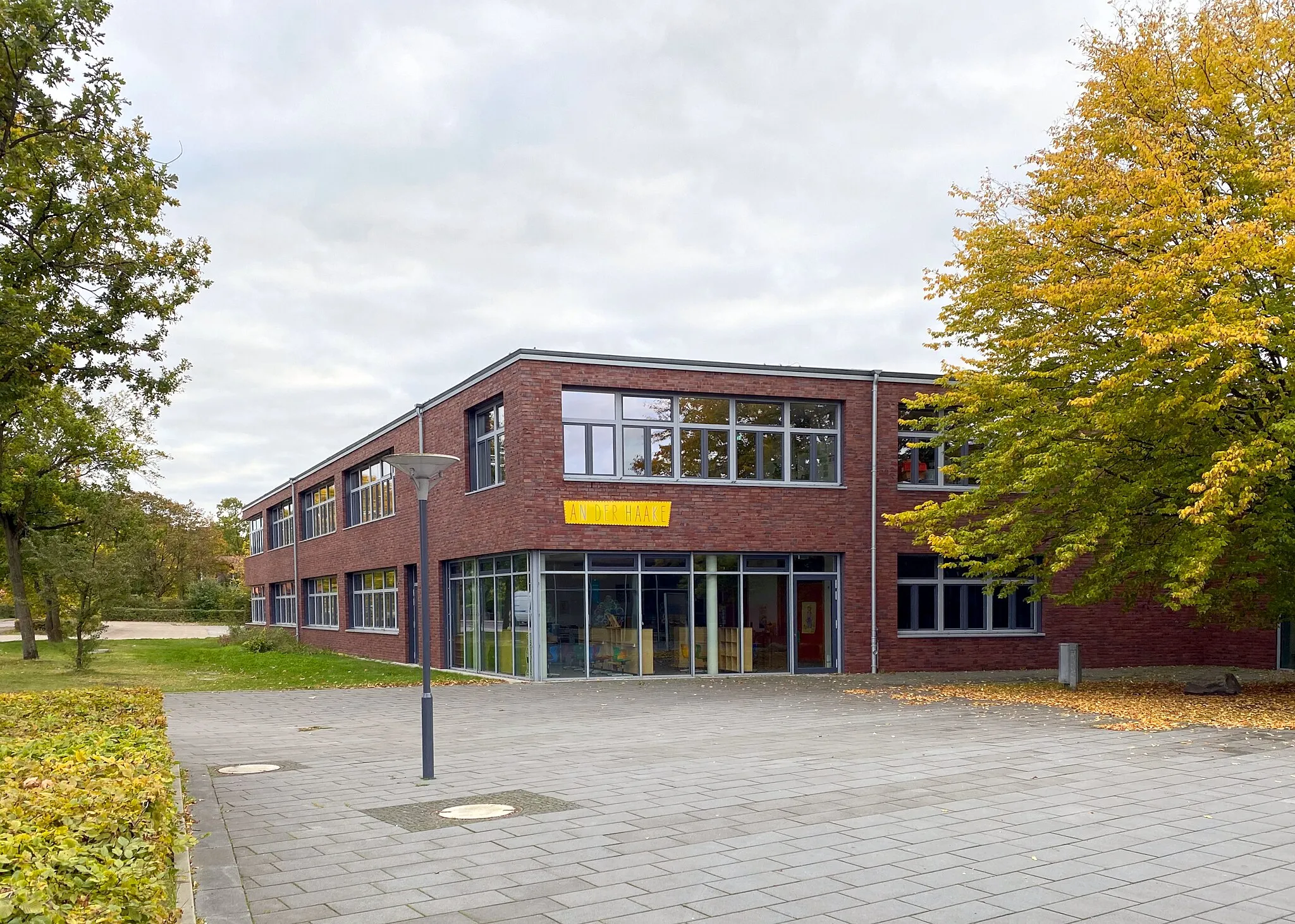 Photo showing: Schule Lange Striepen in Hamburg-Hausbruch, Neubau (2015-2017).