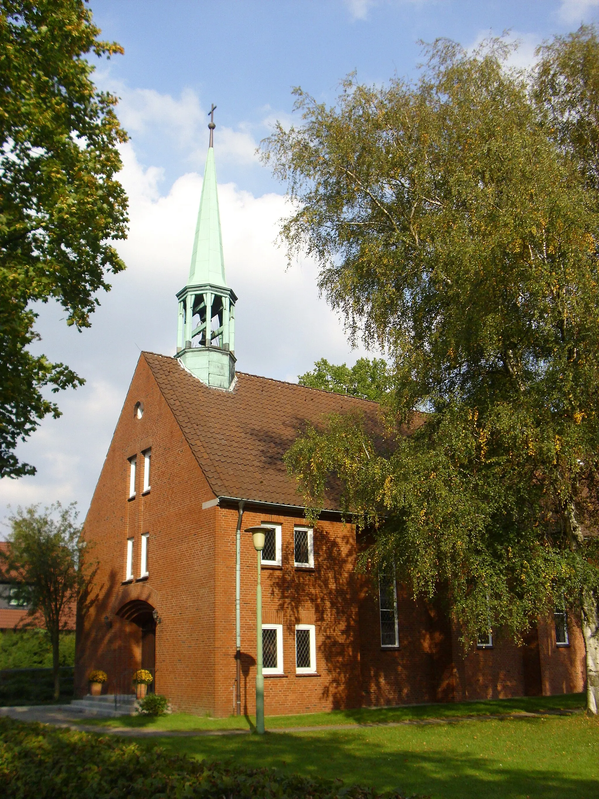 Photo showing: Broder-Hinrick-Kirche, Tangstedter Landstraße 220, in Hamburg-Langenhorn
