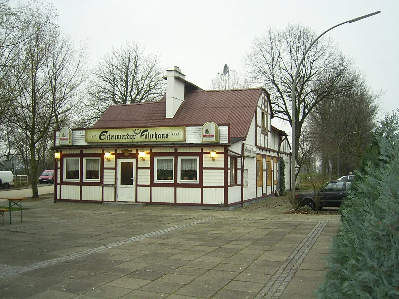Photo showing: Das Entenwerder Fährhaus am Südostende der Halbinsel Entenwerder in Rothenburgsort ist seit 1872 ein beliebtes Ausflugslokal.