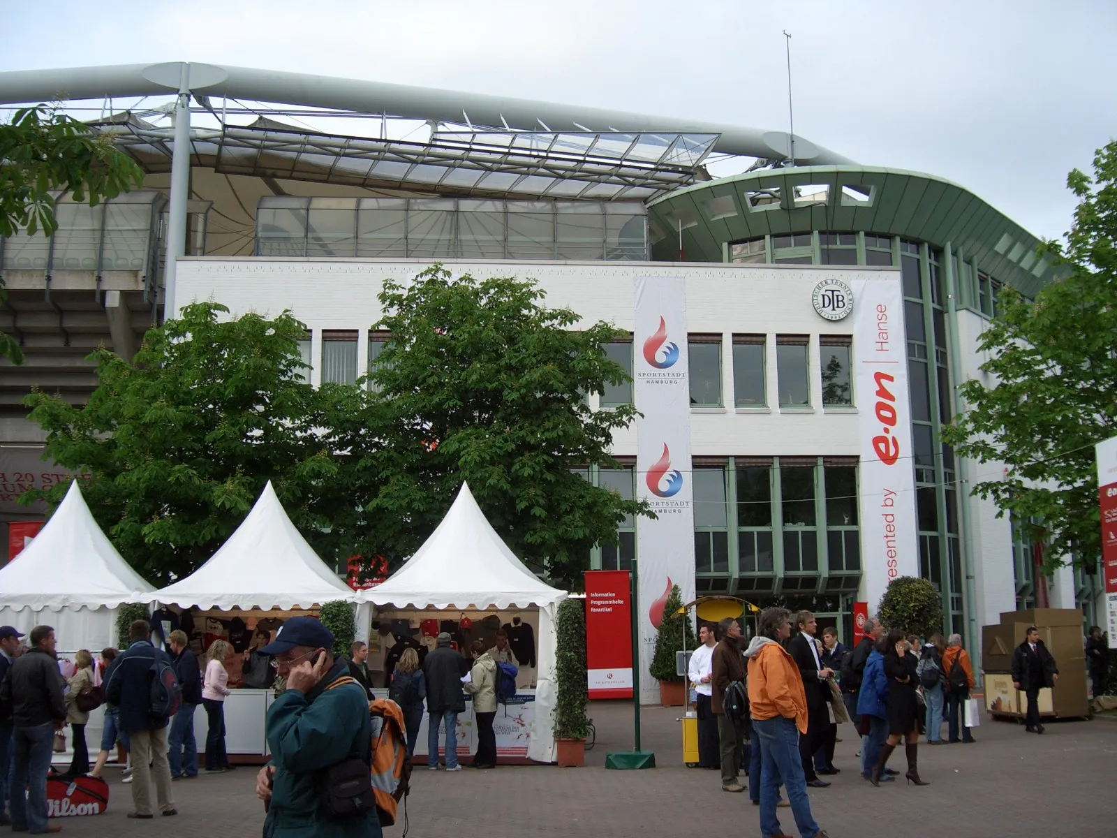 Photo showing: The Center Court of the Am Rothenbaum tennis facilities in Hamburg