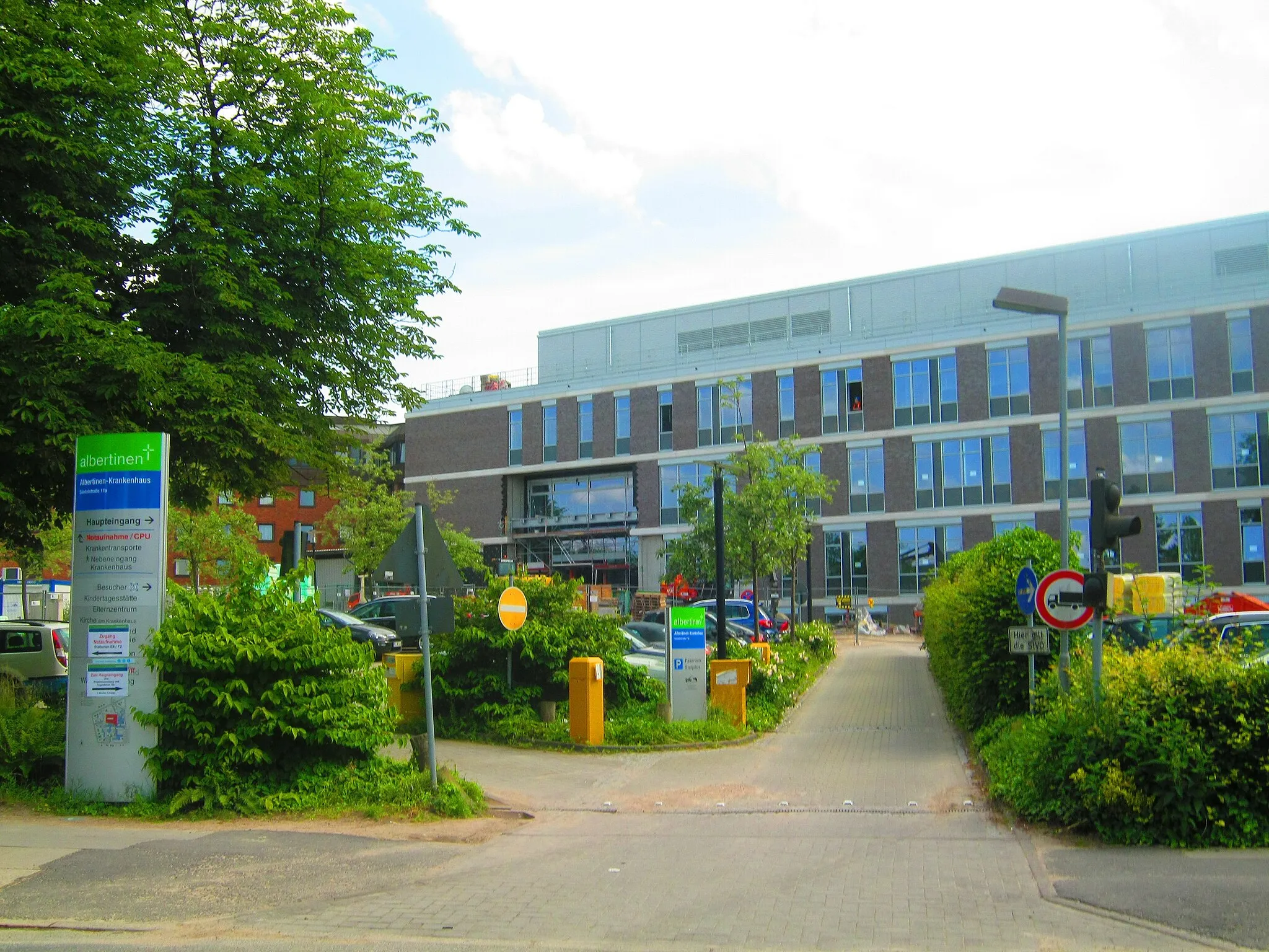 Photo showing: Albertinen-Krankenhaus Süntelstraße in Hamburg-Schnelsen.