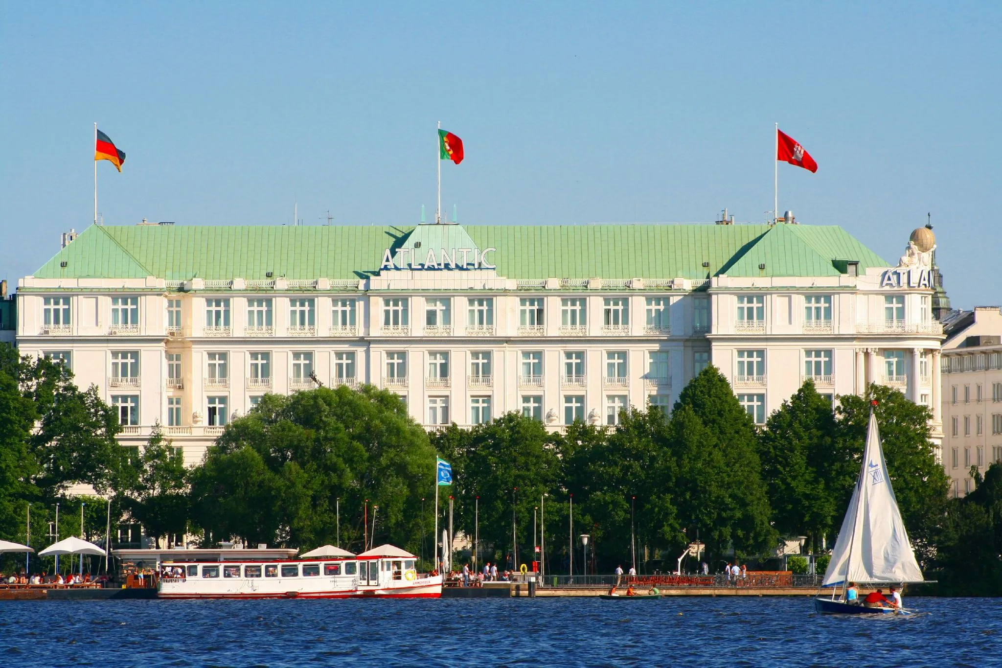 Photo showing: Hotel Atlantic Kempinski Hamburg