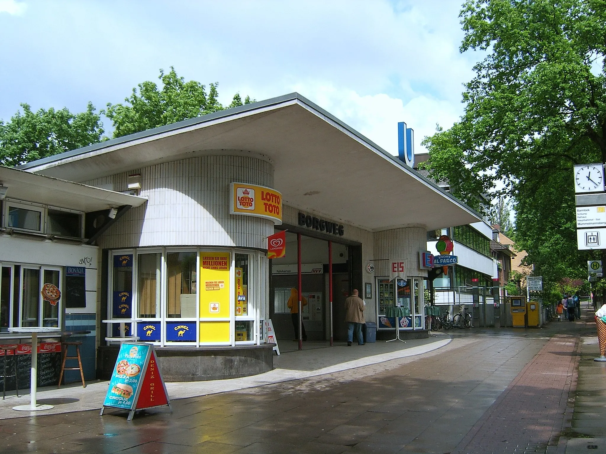 Photo showing: U-Bahnhof Borgweg in Winterhude